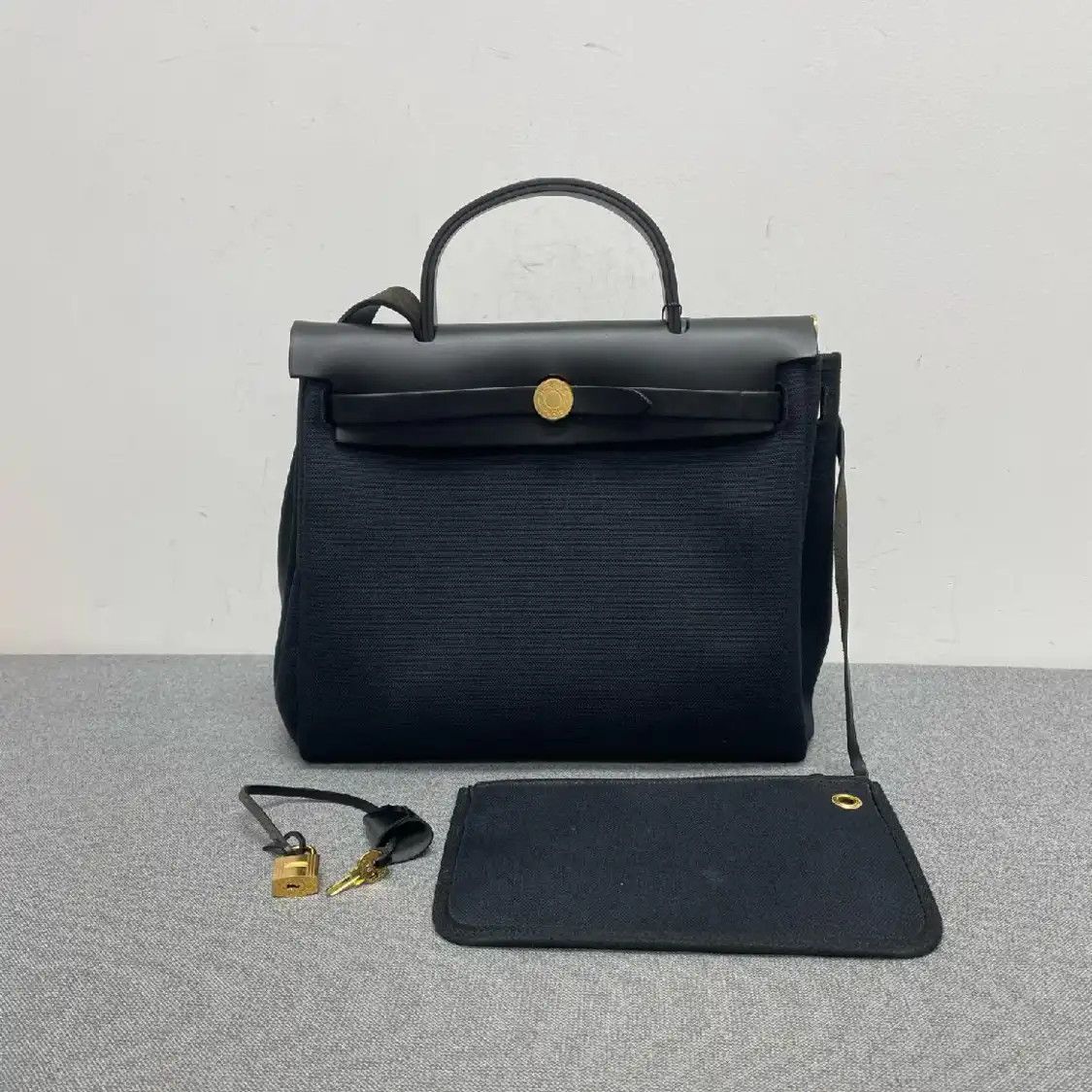 Hermes Hermes Herbag 31 black canvas shoulder bag gold hardware Z Size ONE SIZE - 1 Thumbnail