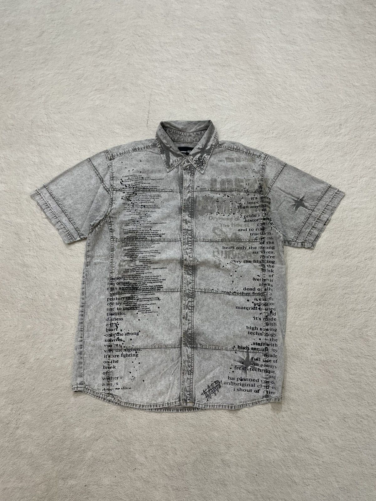 Le Grande Bleu (L.G.B.) 00s intheattic Washed Grey Denim Text Print Distressed poem Size US L / EU 52-54 / 3 - 1 Thumbnail