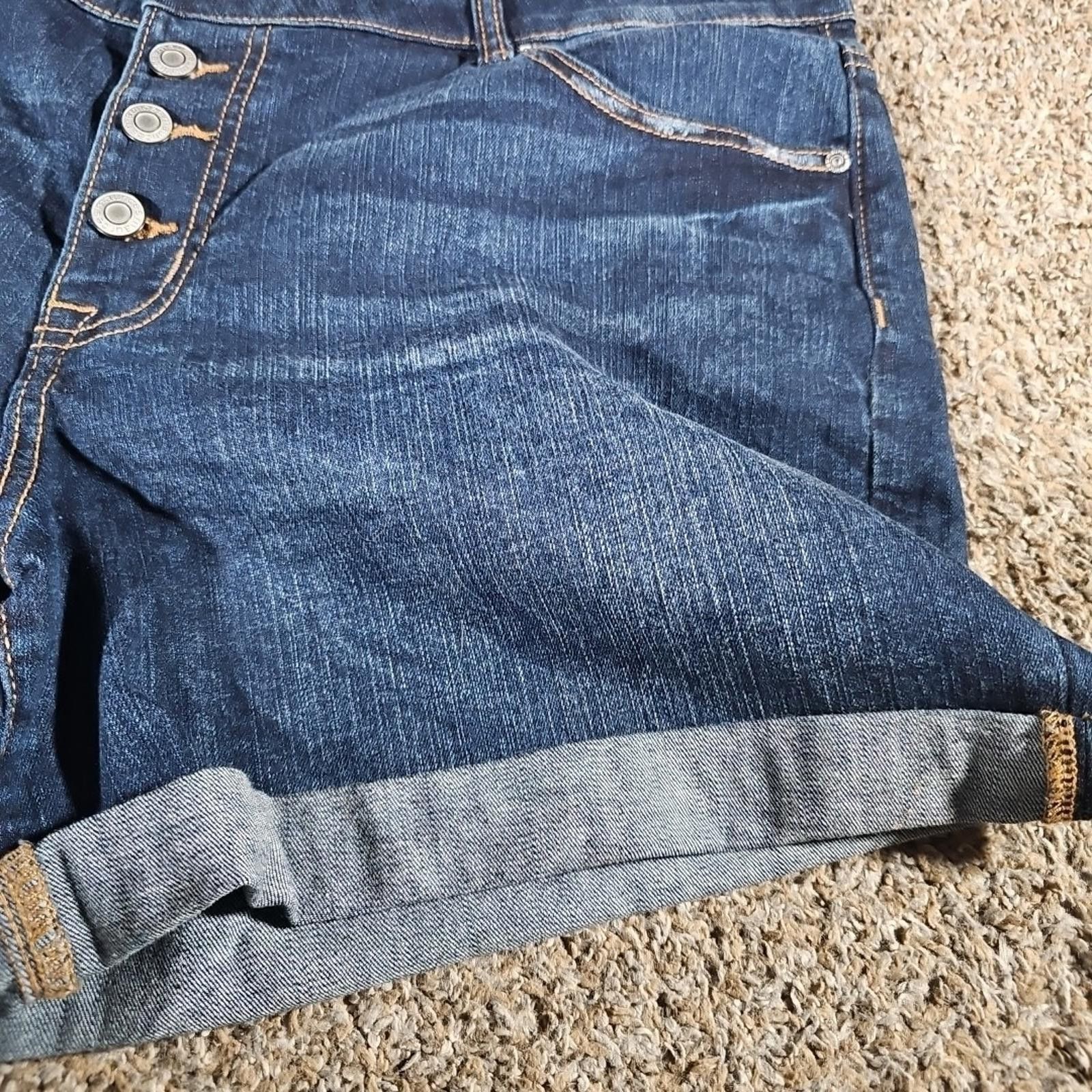 Other M Jeans By Maurices Mid-rise 18W Shorts Size 40" / US 18 - 3 Thumbnail