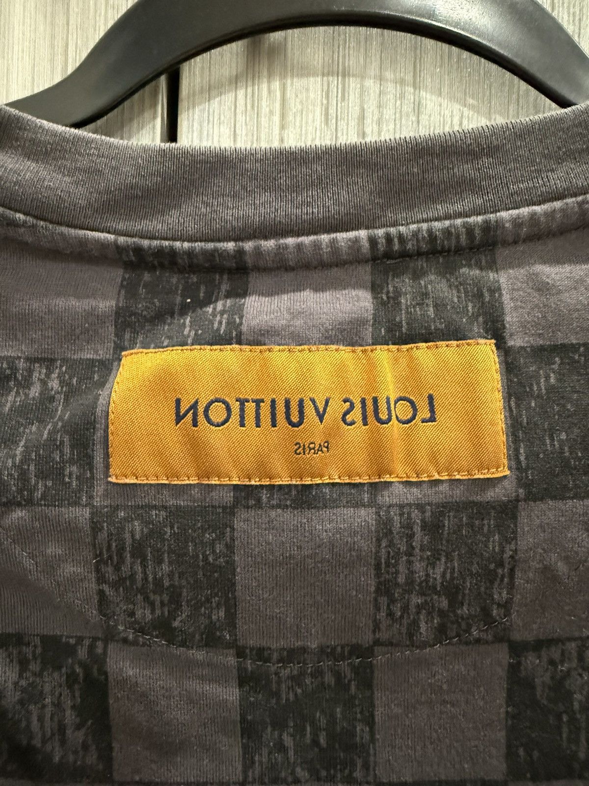 Louis Vuitton Louis Vuitton Grey Damier Logo T Shirt Size US XL / EU 56 / 4 - 4 Thumbnail