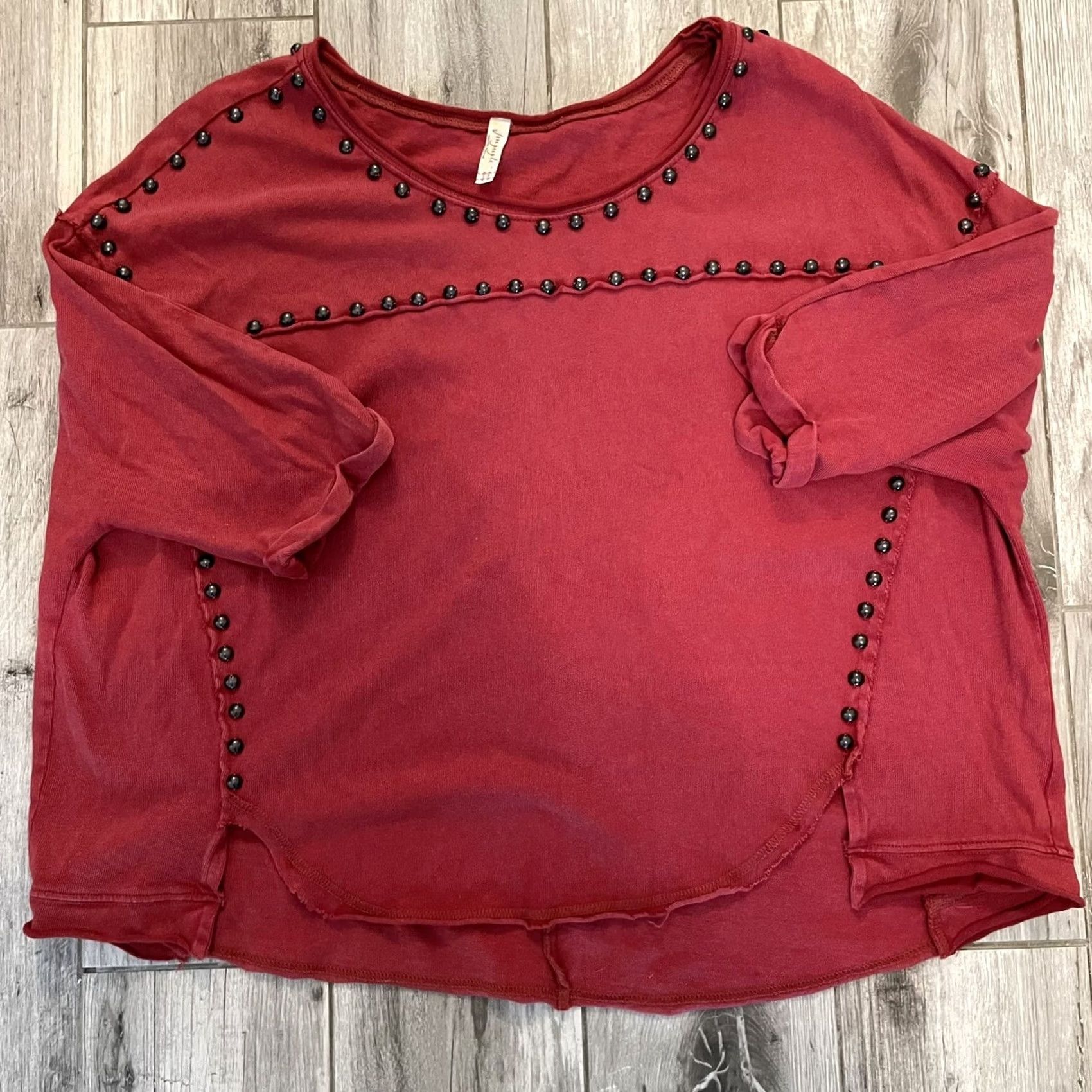Free People VINTAGE Free People Red Studded Oversized Short Sleeve Cropped Boho Sweatshirt Size S Womens Size S / US 4 / IT 40 - 5 Thumbnail