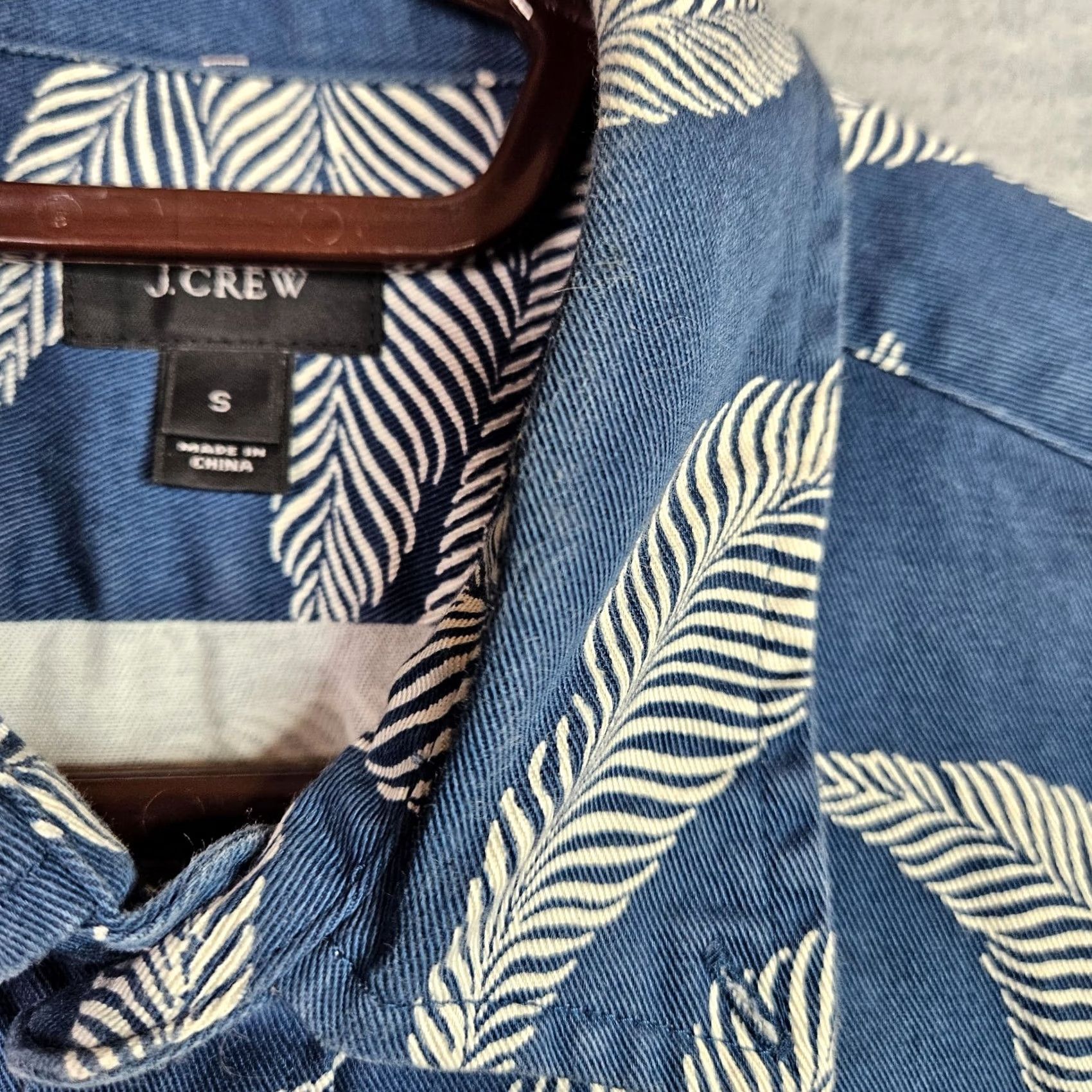 J.Crew J.CREW Button-Up Shirt Short Sleeve Multicolor Feather Printed Size S Mens Regular Button-Down Collared Size US S / EU 44-46 / 1 - 3 Thumbnail