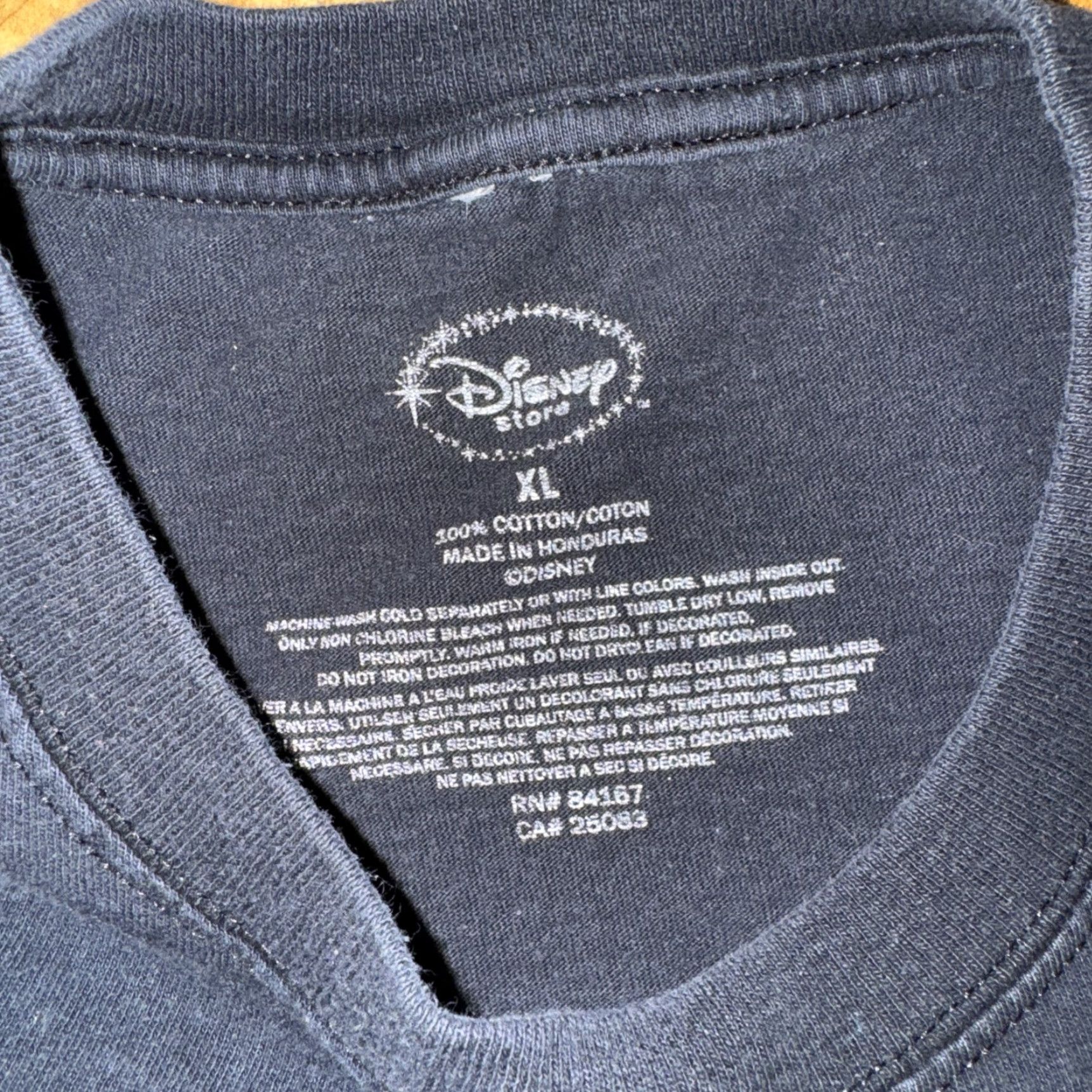 Disney VINTAGE Disney A Christmas Carol AOP T-Shirt XL Black 23x28 Size US XL / EU 56 / 4 - 6 Thumbnail