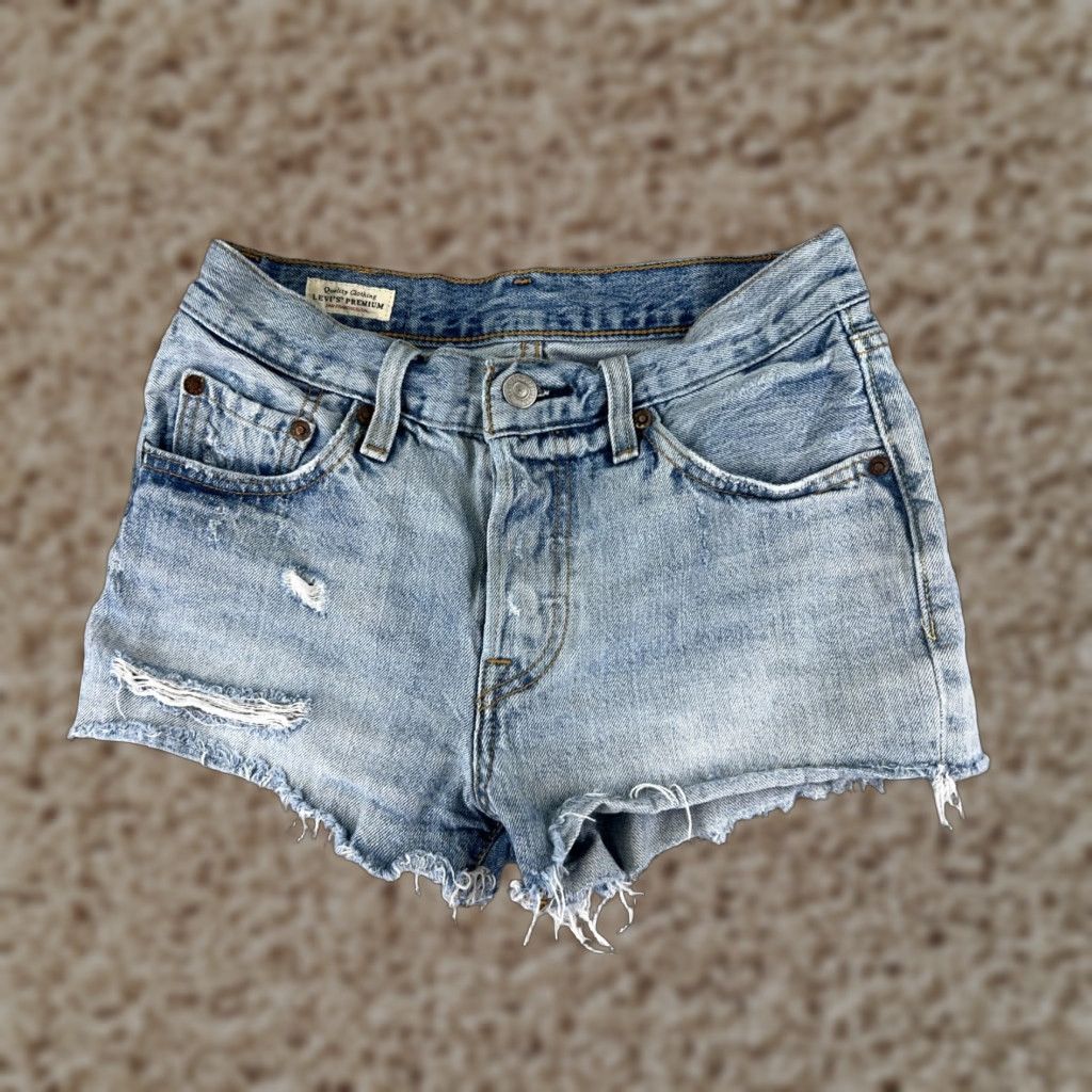 Bdg VINTAGE BDG Shorts Womens 31 Blue Denim Jean Cutoff Mom High Rise Distressed Cotton 29x2 Size 24" / US 00 / IT 34 - 1 Thumbnail
