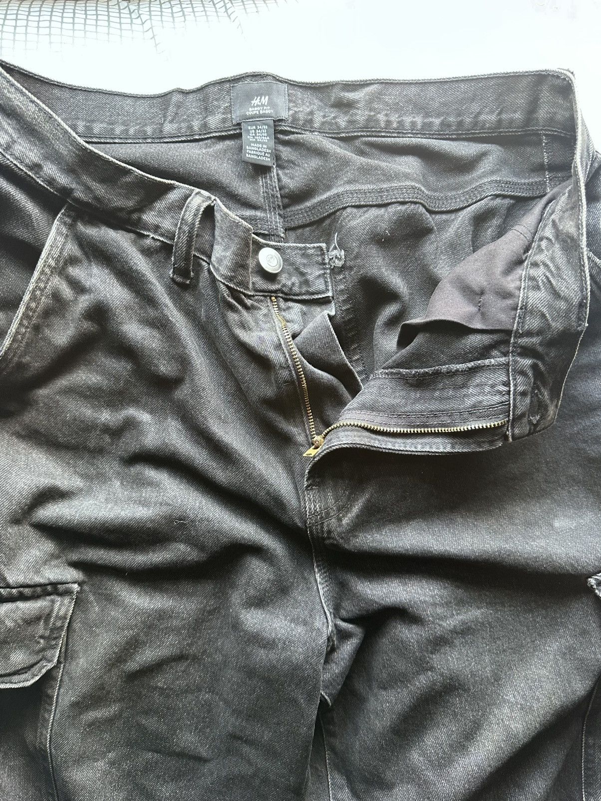 H&M black h&m cargo pants Size US 34 / EU 50 - 2 Thumbnail