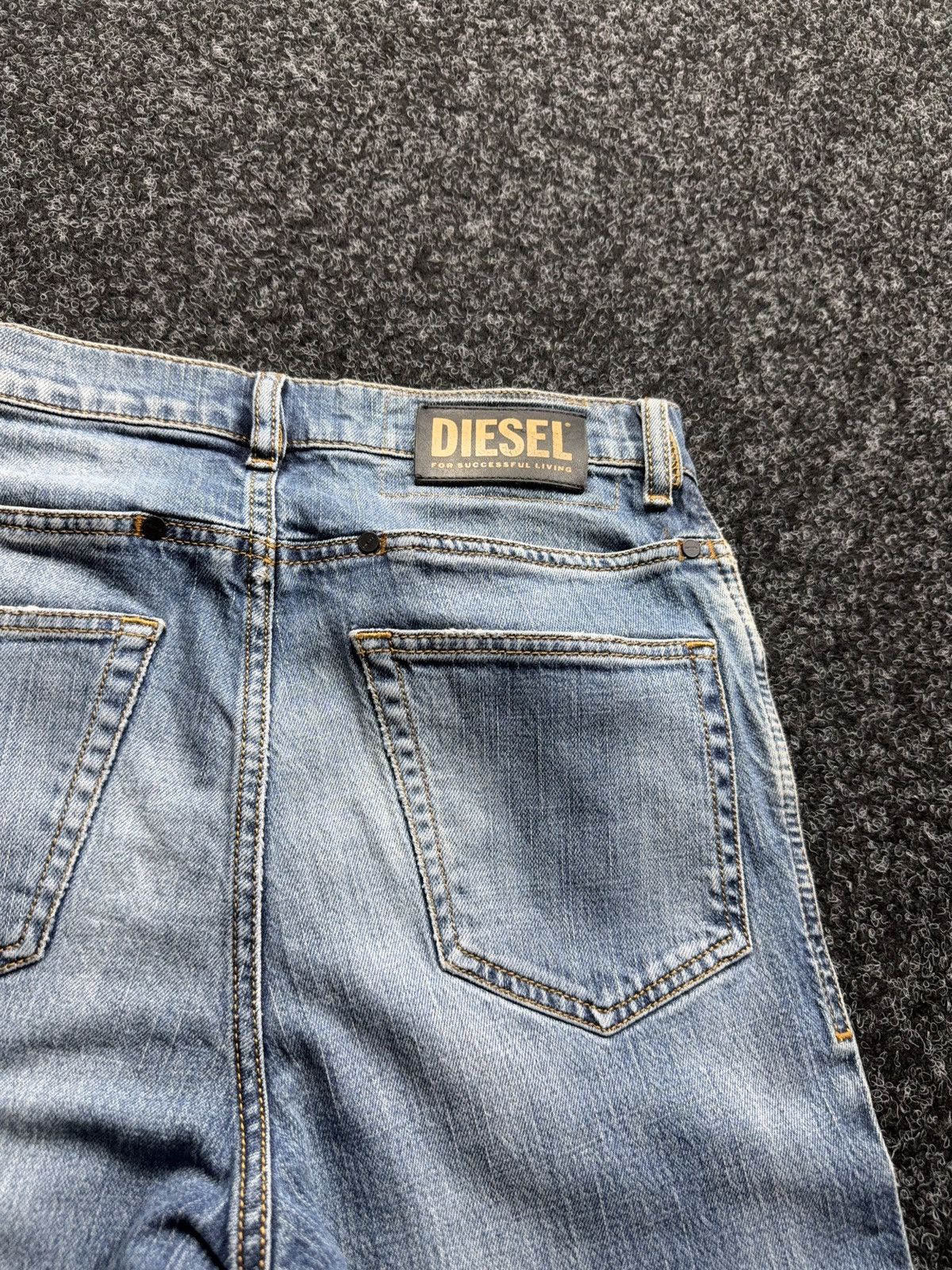 Diesel Luxury Diesel 00s D-Eetar Y2K Distressed Light Wash Jeans Size US 29 - 20 Thumbnail