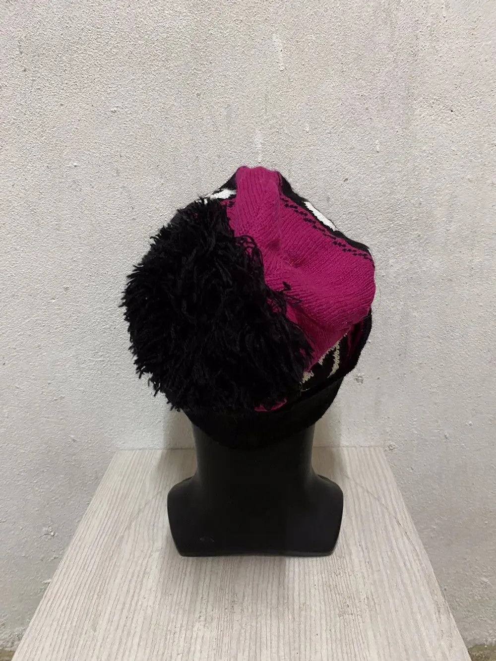 Seditionaries Japanese Brand Skulls Bobble Beanie Hat Size ONE SIZE - 4 Thumbnail