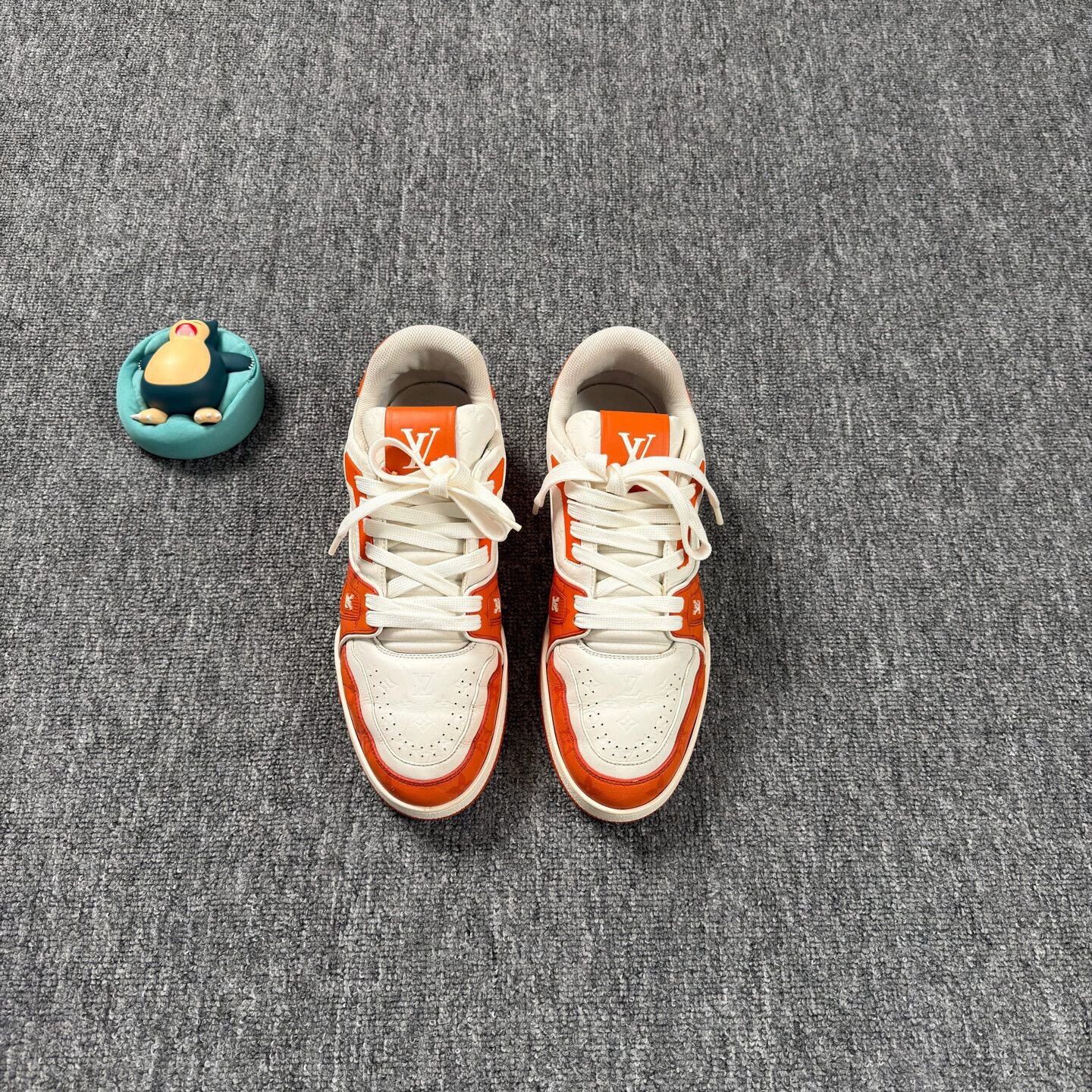Louis Vuitton LV Trainer White Orange Embossed AOP 9/10 40 Size US 7 / EU 40 - 2 Thumbnail