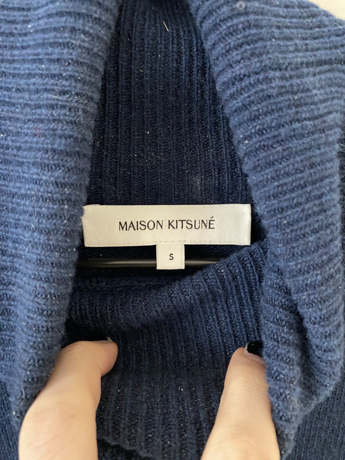 Maison Kitsune Maison Kitsune Knitted Turtleneck with Fox Logo Size US S / EU 44-46 / 1 - 4 Thumbnail