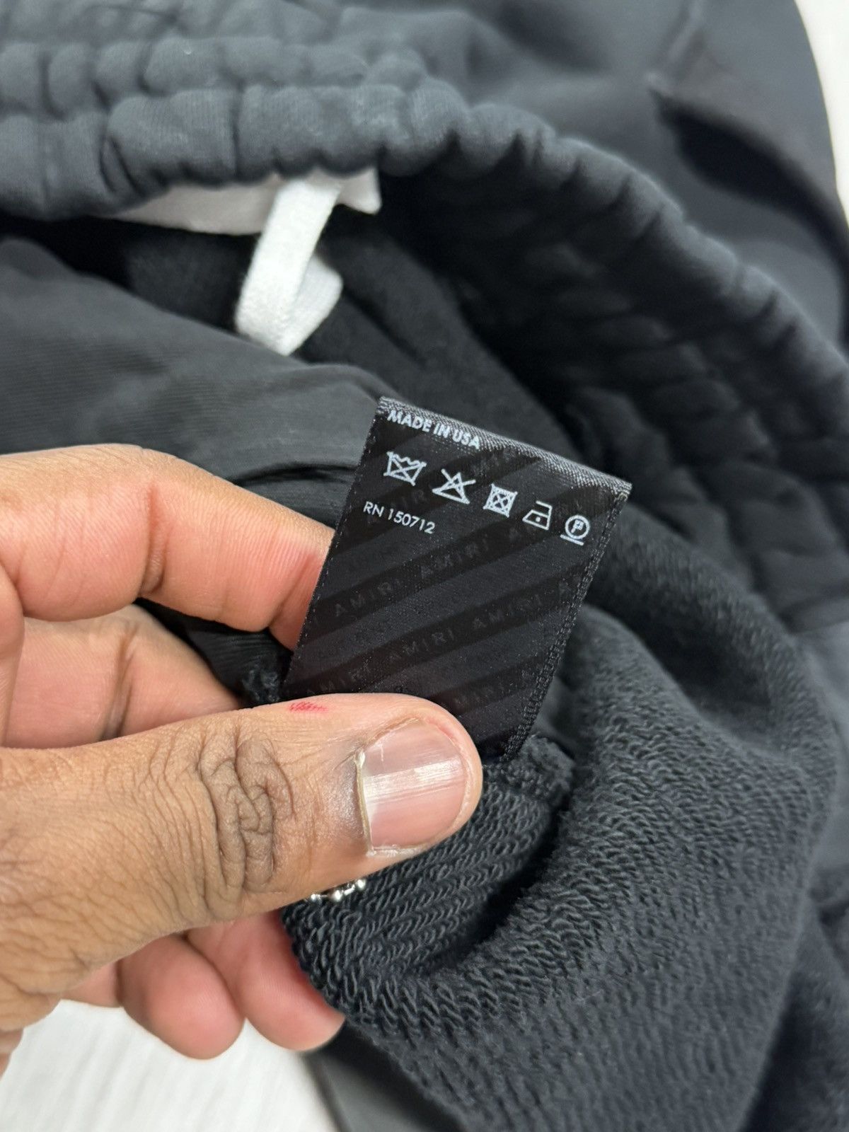 Amiri Amiri Dubai Exclusive Sweat Shorts - Small Size US 30 / EU 46 - 4 Thumbnail