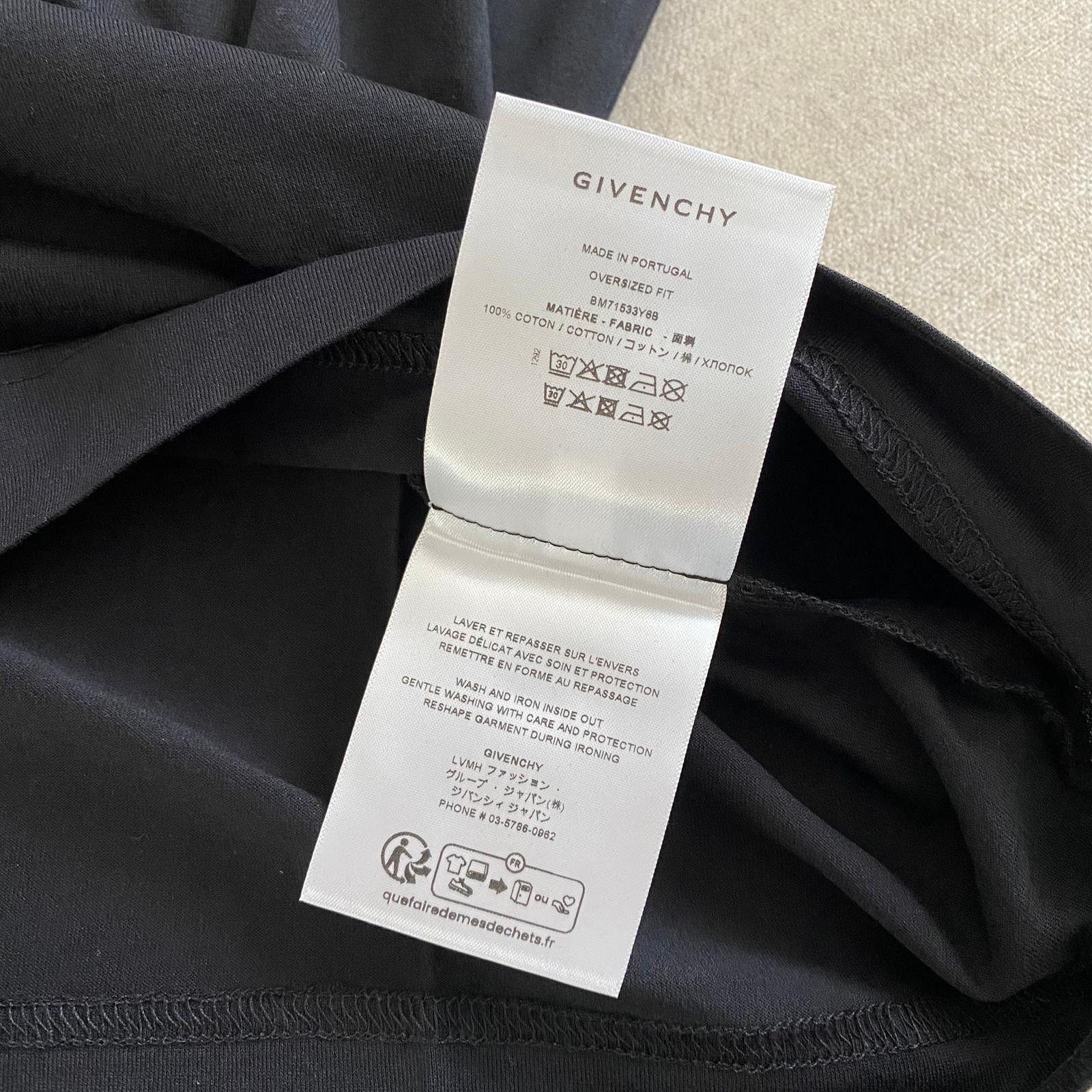 Givenchy Black Reverse Logo Oversized T-Shirt Size US S / EU 44-46 / 1 - 8 Thumbnail