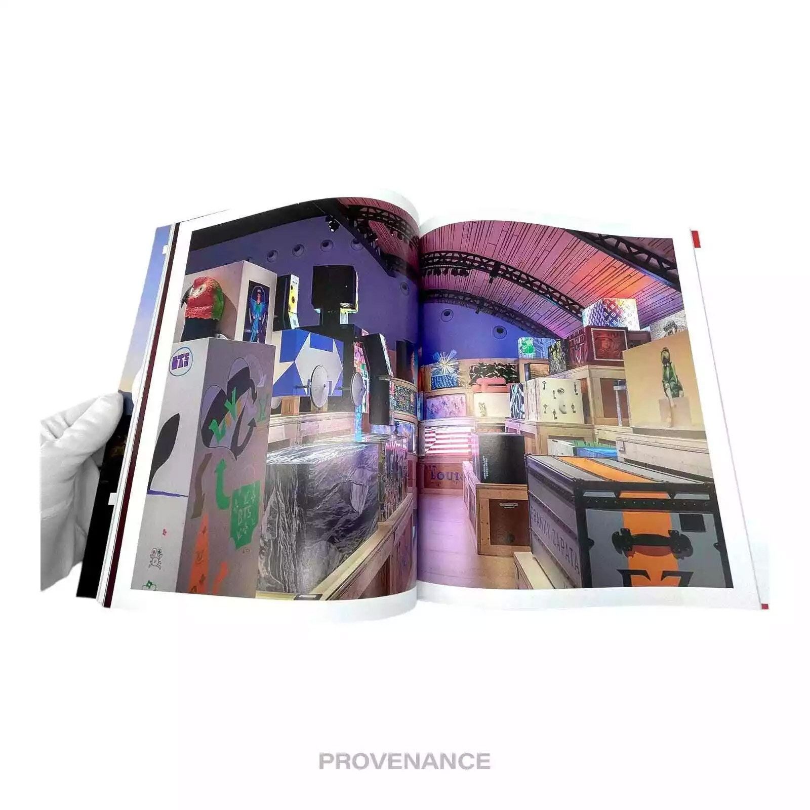 Louis Vuitton 🔴 Louis Vuitton The Book 200 Size ONE SIZE - 8 Thumbnail