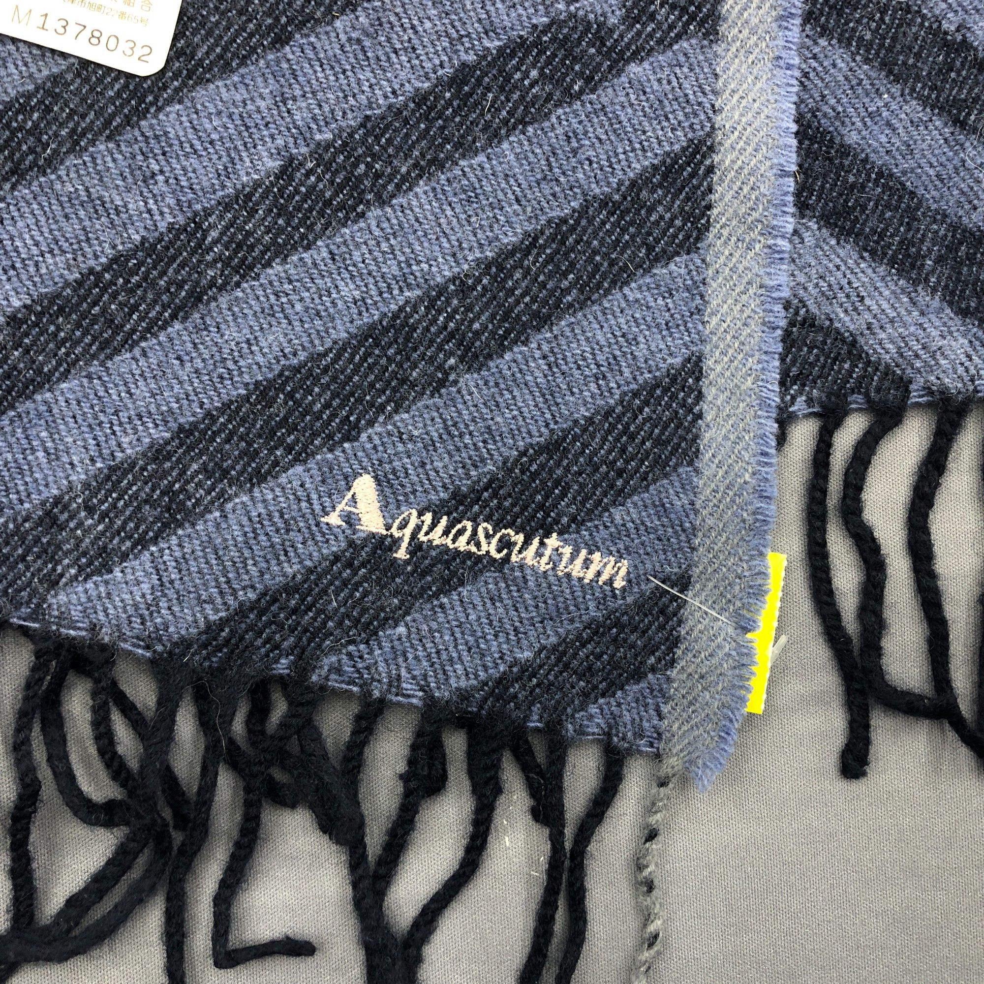 Aquascutum NWT Vintage Aquascutum Scarf Houndstooth Fringe Wool Scarves Size ONE SIZE - 4 Thumbnail