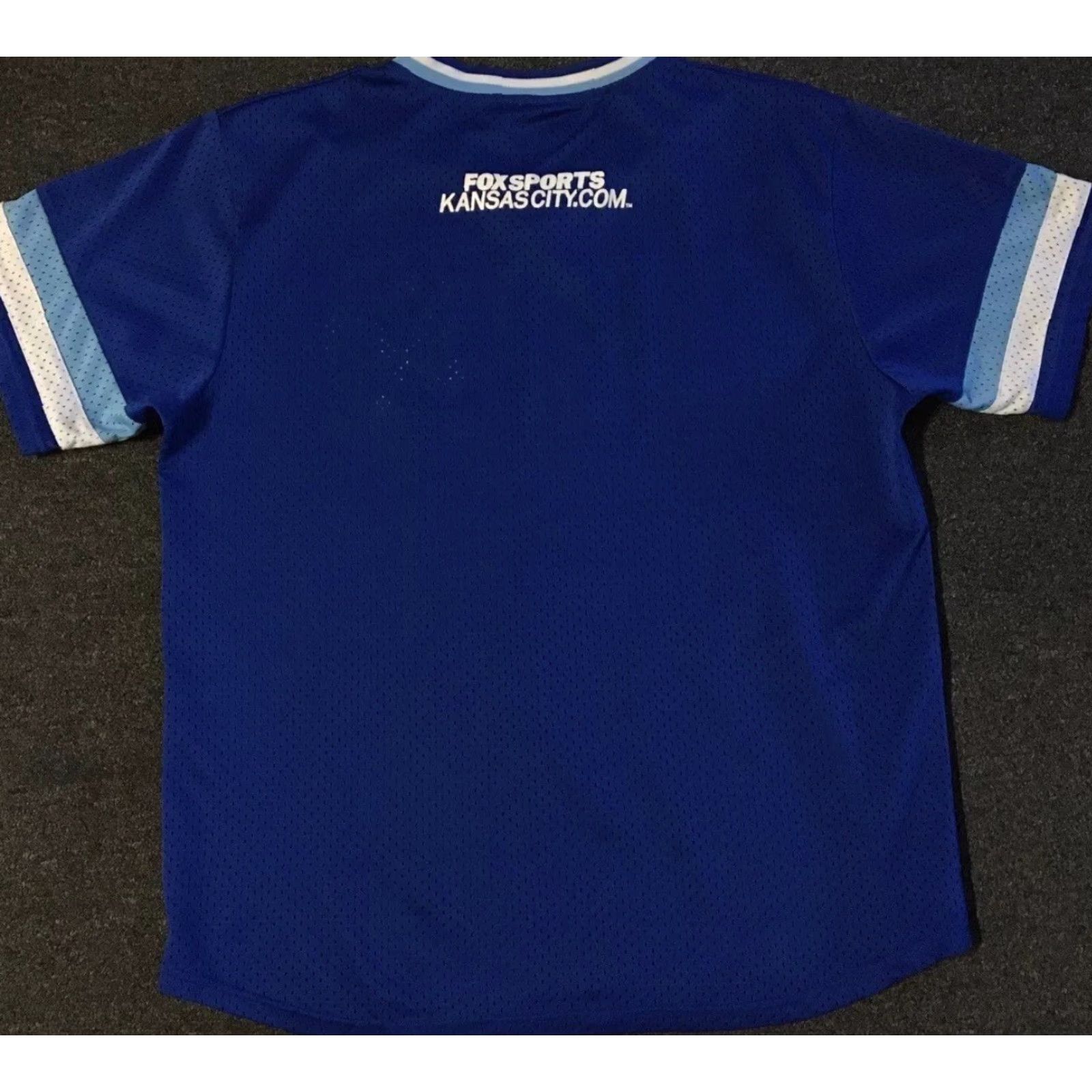 Vintage VINTAGE Kansas City Royals Shirt XL Blue World Series Crew Neck Short Sleeve Graphic Tee 90s 80s College Sports USA Men Size US XL / EU 56 / 4 - 2 Thumbnail