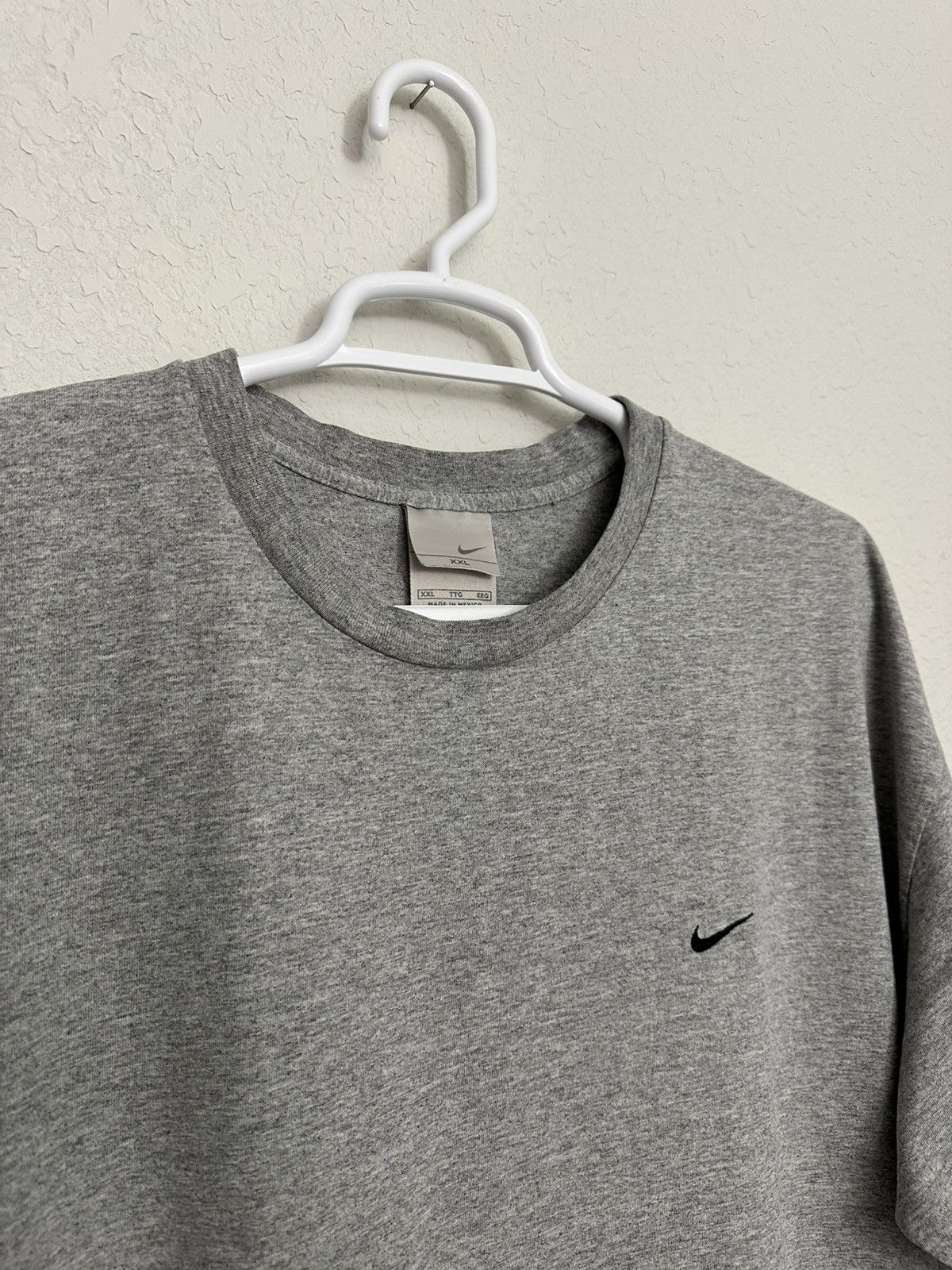 Nike × Vintage Vintage Y2K Nike Side Swoosh T-shirt Size XXL Gray Essential Size US XXL / EU 58 / 5 - 3 Thumbnail