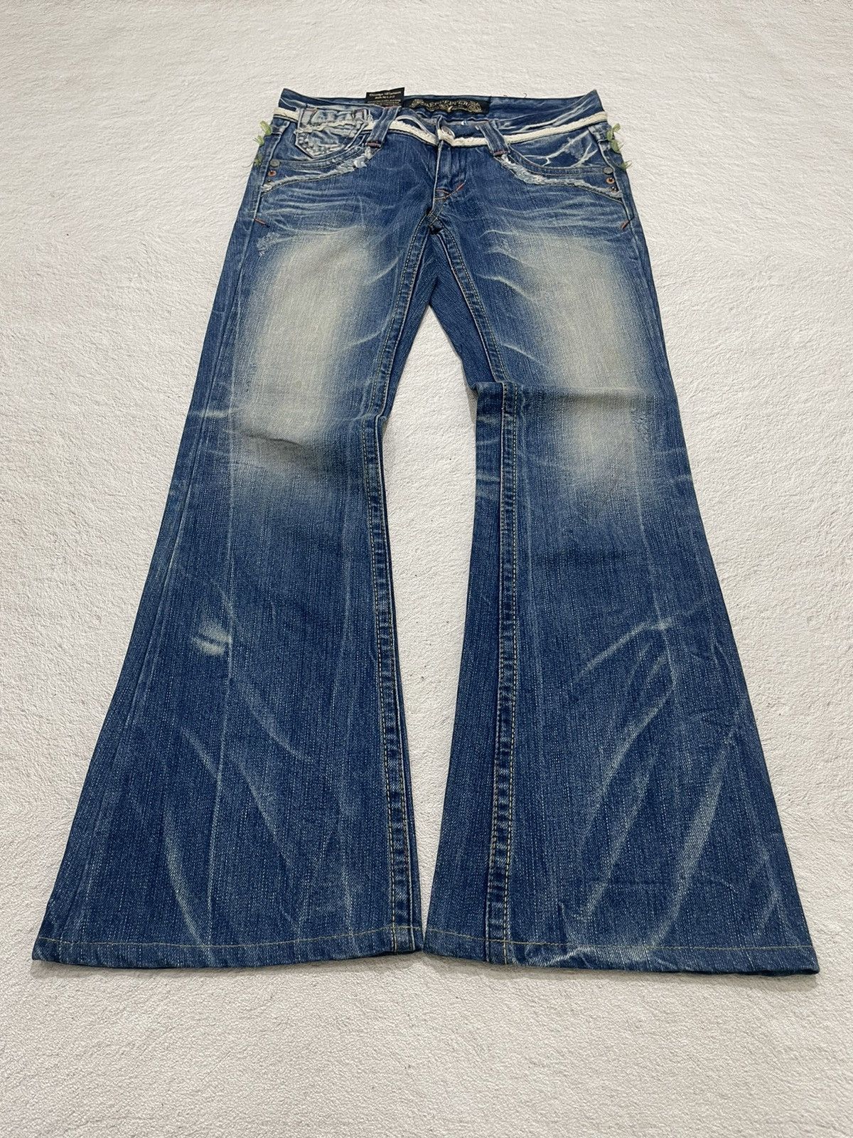 Le Grande Bleu (L.G.B.) LGB ´Crazy Wolf´ Skull Patch Flared