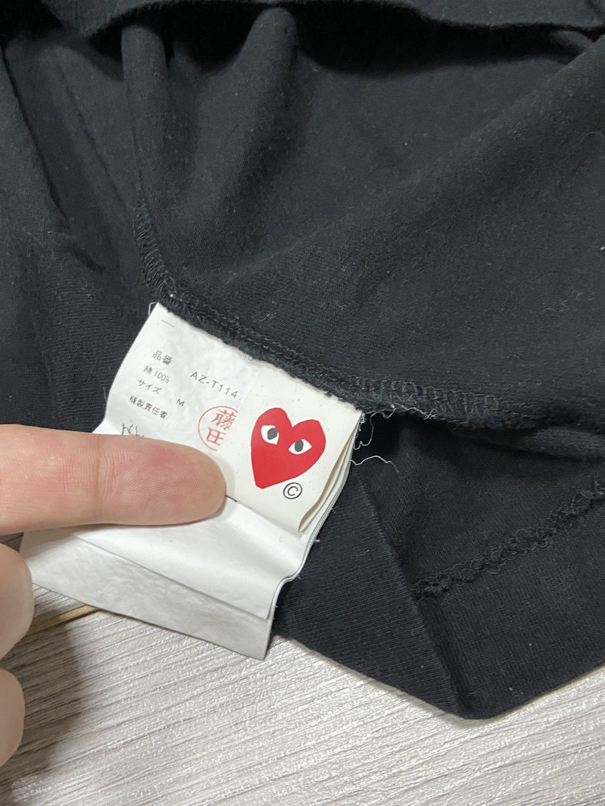 Comme des Garcons PLAY PLAY vintage Comme des garçons big print logo heart t-shirt Size US M / EU 48-50 / 2 - 6 Thumbnail