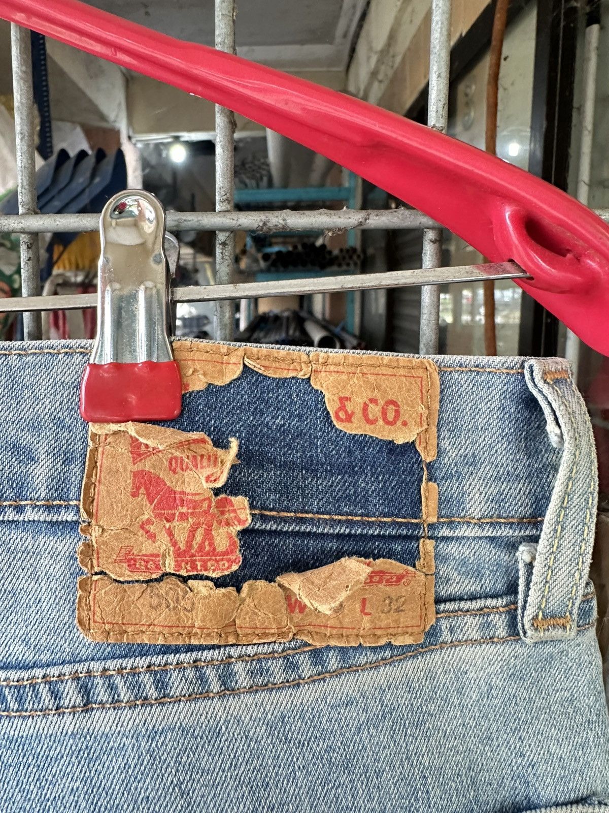 Levi's Vintage Clothing 👹Levi’s 505 Straight Cut Paint Splatters Jeans Size US 30 / EU 46 - 11 Thumbnail