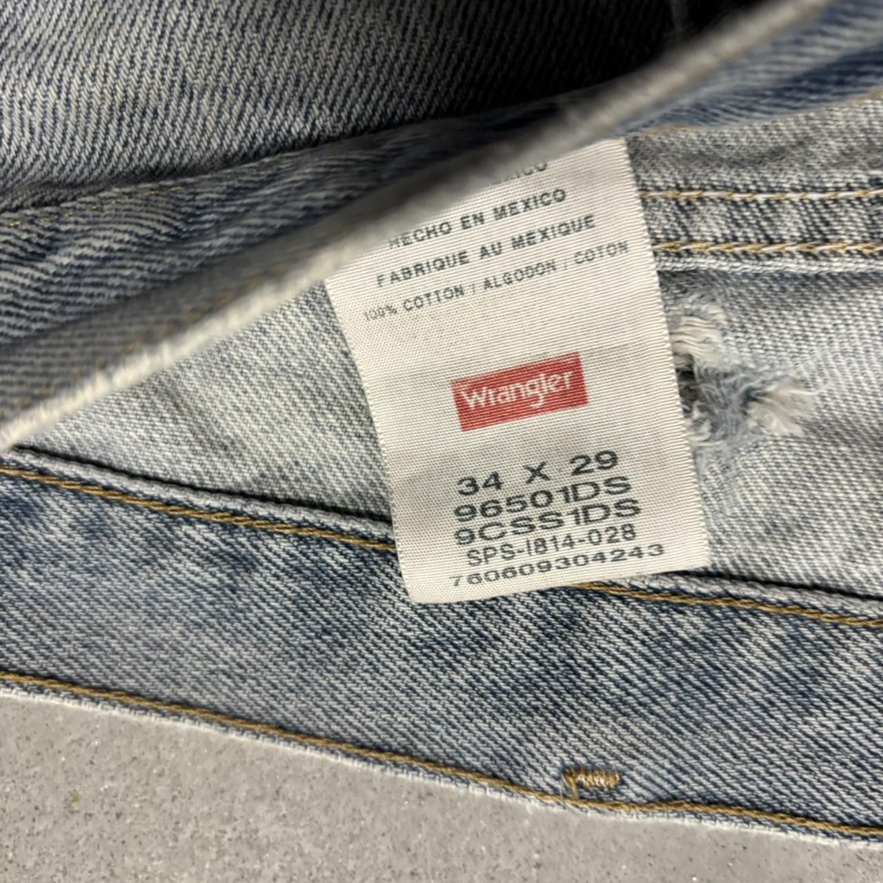 Japanese Brand × Vintage Crazy Vintage Y2K/2000s Faded Light Wash Essential Denim Jeans! Size US 33 - 8 Thumbnail