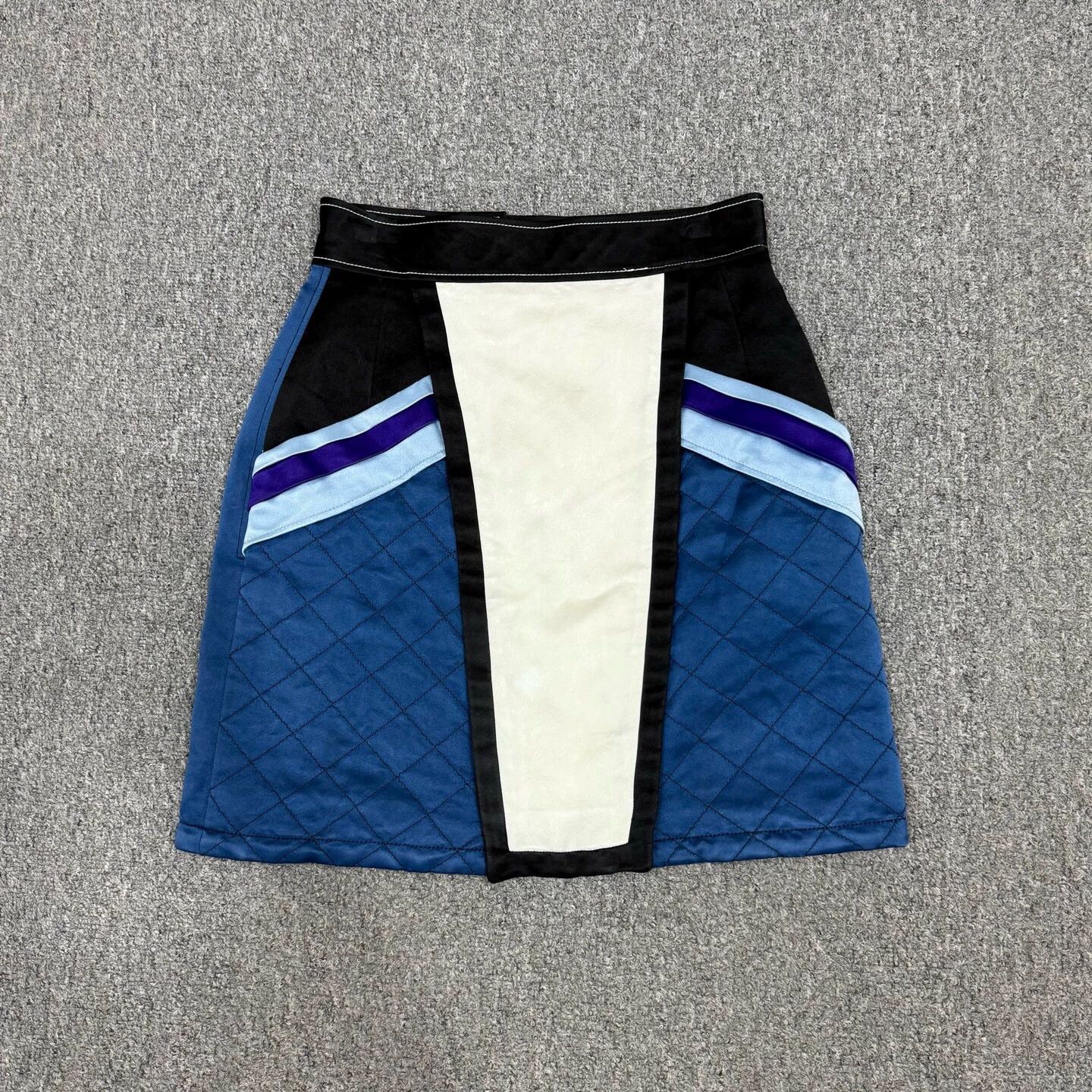 Louis Vuitton LV white blue quilted short skirt 34 99 new Size 25" / US 0 / IT 36 - 1 Thumbnail