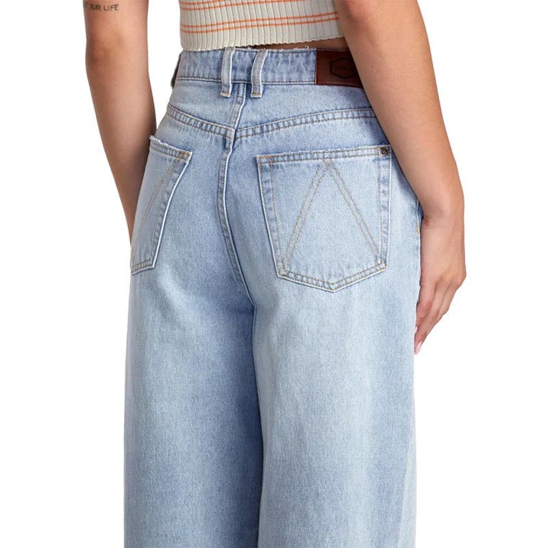 Rvca Coco Denim Jeans Light Wash Relaxed Fit Ripped Jeans 28 in Blue, Women's — image 6 of 6