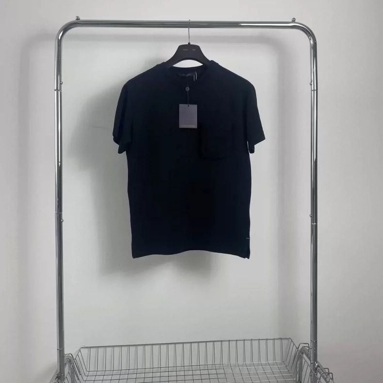 Louis Vuitton Louis Vuitton Black dark stripe logo short sleeve Size US S / EU 44-46 / 1 - 1 Thumbnail