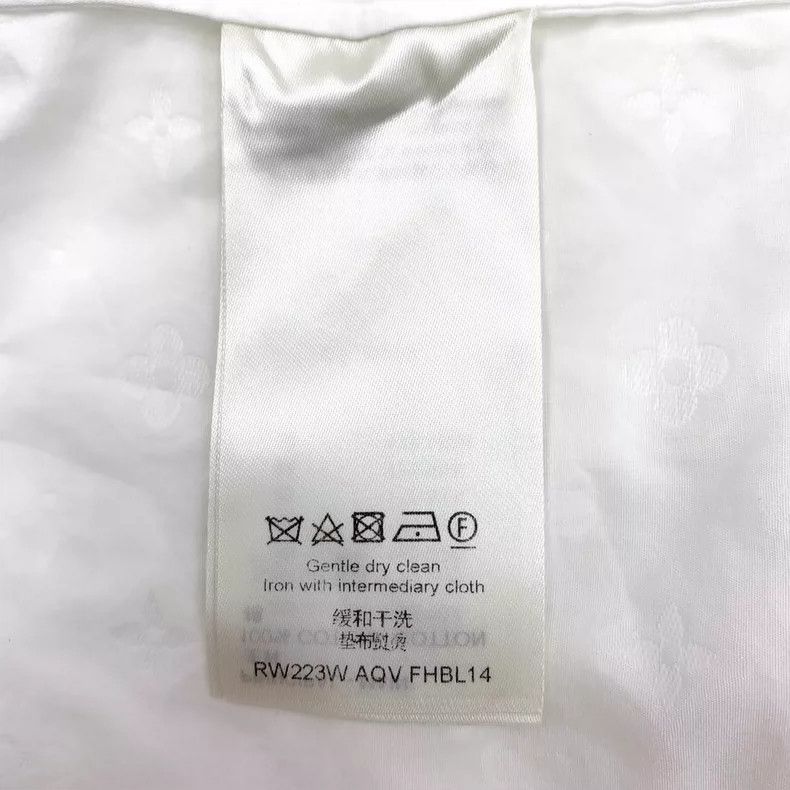 Louis Vuitton Louis Vuitton 22 white logo embossed full-print cotton lap Size M / US 6-8 / IT 42-44 - 6 Thumbnail