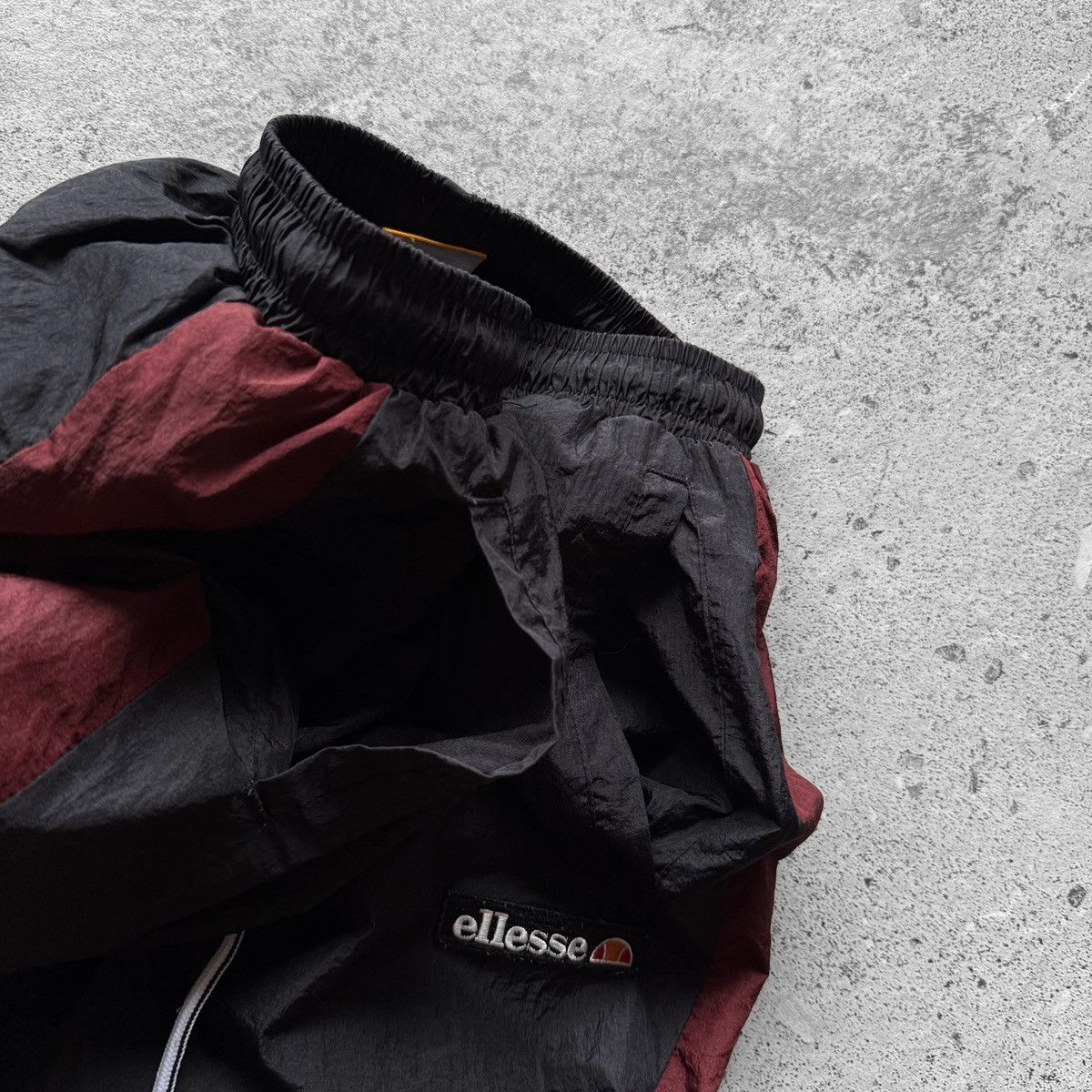 Ellesse Ellesse Womens Black Burgundy Nylon Track Pants Pockets Logo Size 27" / US 4 / IT 40 - 6 Thumbnail