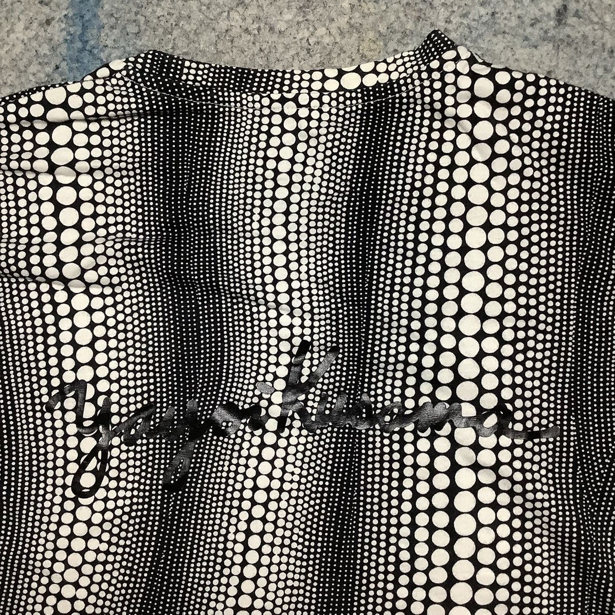 MoMA × Uniqlo × Yayoi Kusama Rare! Uniqlo x Yayoi Kusama x MOMA Abstract Size US S / EU 44-46 / 1 - 2 Thumbnail