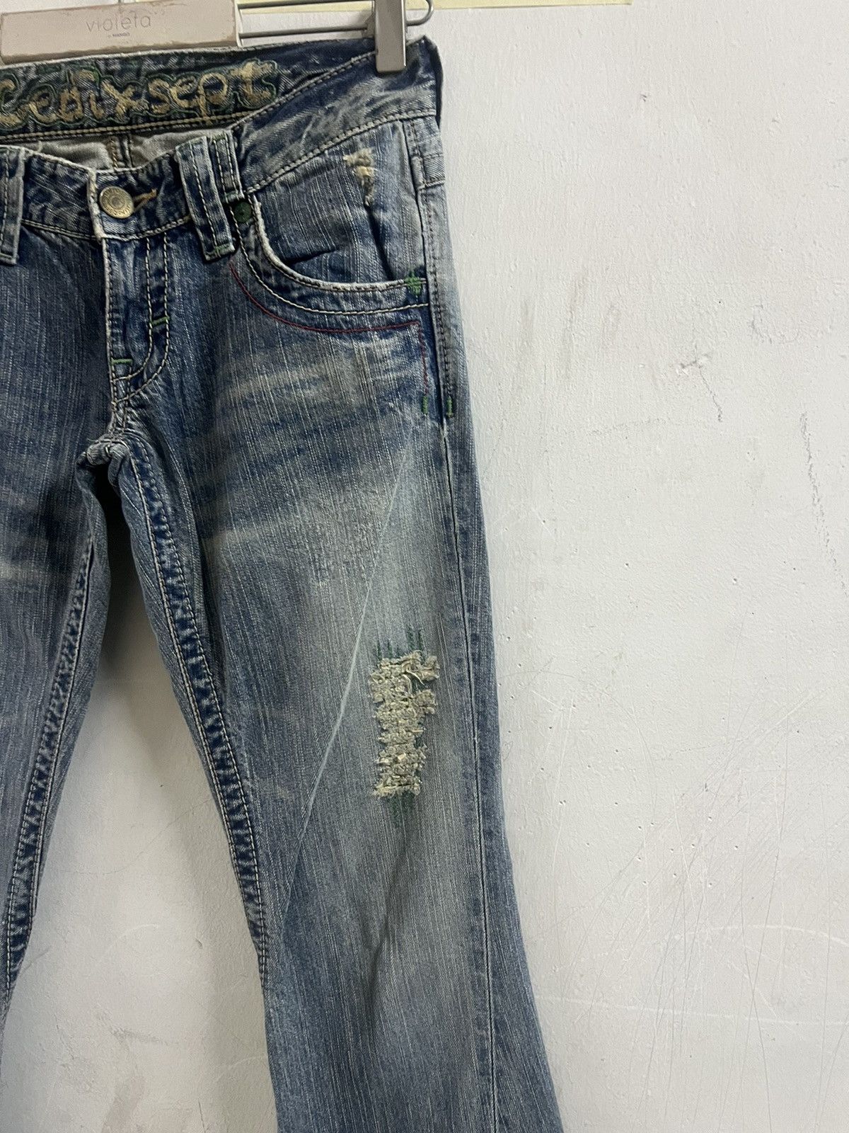 Designer × Japanese Brand FLARED LOW RISE SEVEN TEEN DISTRESSED DENIM PANT Size US 29 - 5 Thumbnail