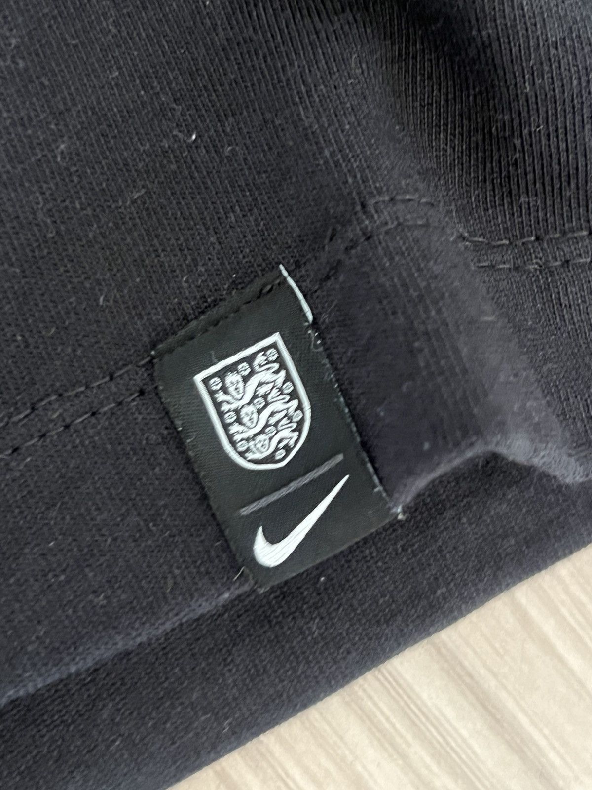 Nike England National Team Nike Logo Long Sleeve T-Shirt Size US L / EU 52-54 / 3 - 7 Thumbnail