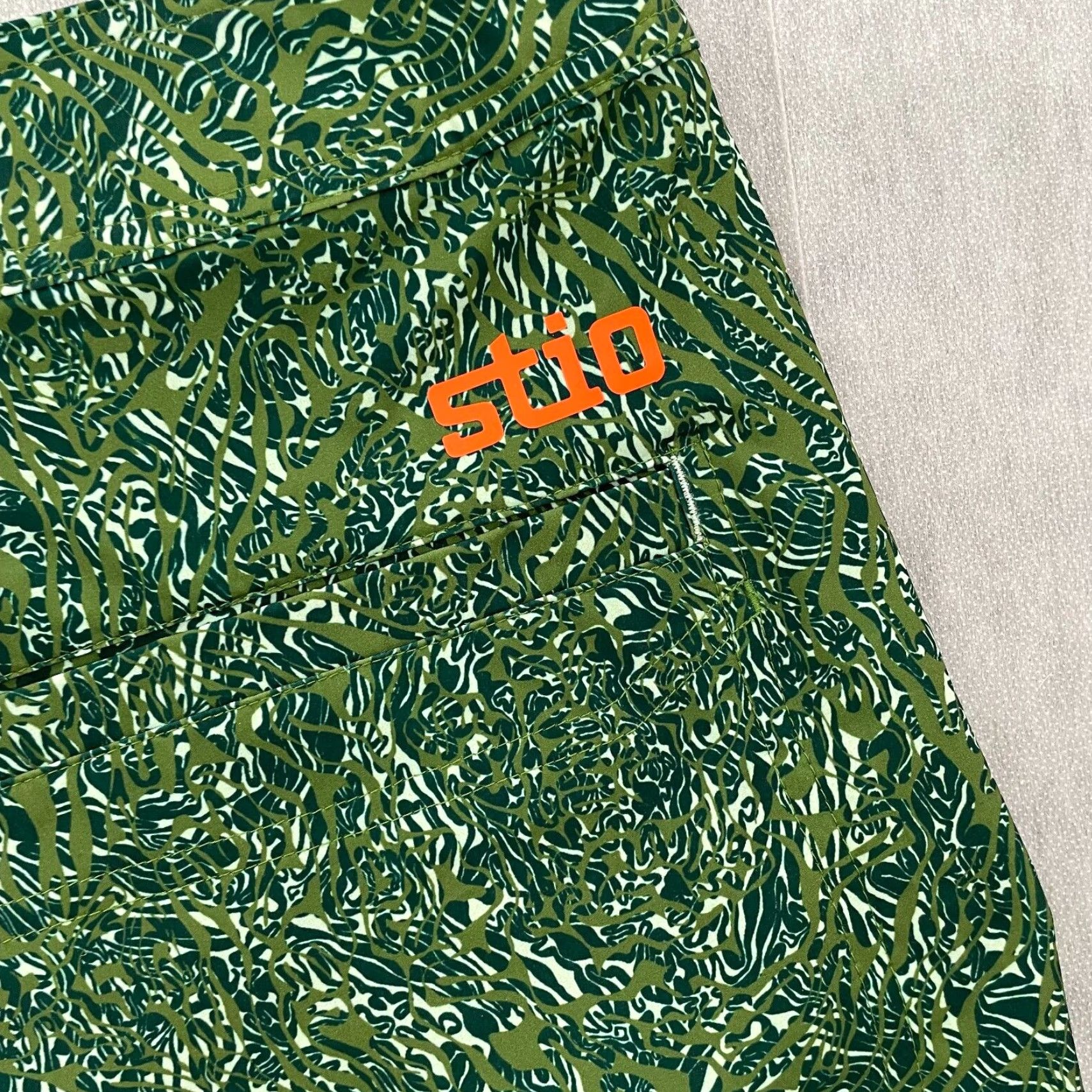 Logo 7 Stio Board Shorts Mens 35 Green Lightweight Drawstring Pockets Activewear 7in Inseam Size US 35 - 5 Thumbnail