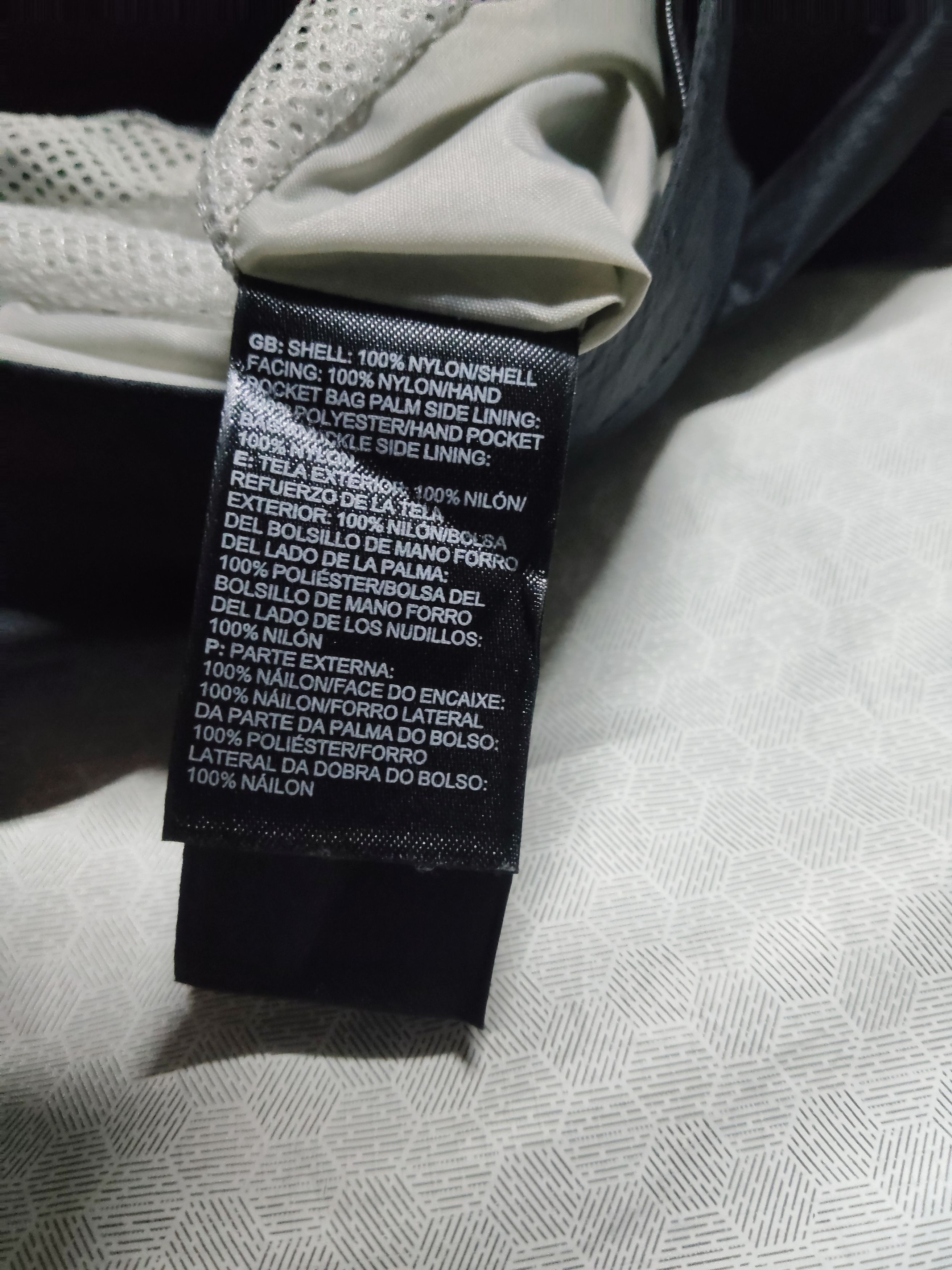 The North Face Combo TNF Venture HyVent Jacket & Burberry Jacket - 0003 Size US M / EU 48-50 / 2 - 8 Thumbnail
