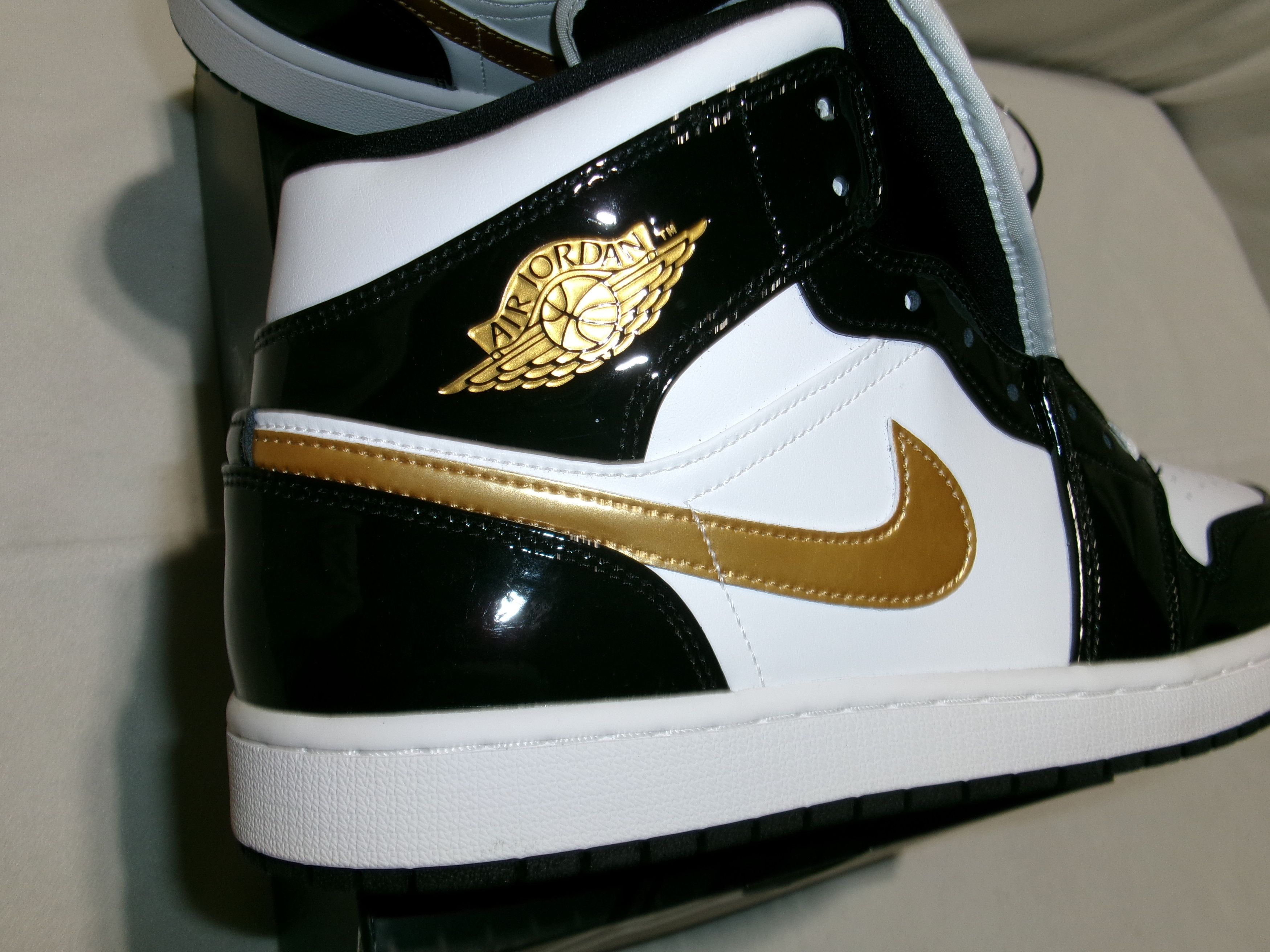 Jordan Brand Jordan 1 Mid Patent 'Black Gold' Size US 11 / EU 44 - 2 Thumbnail