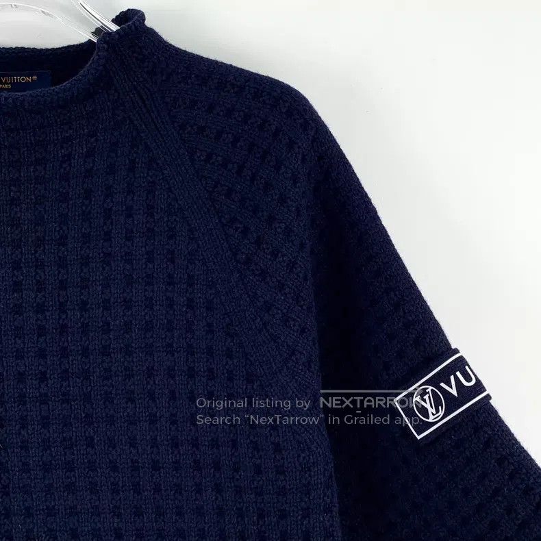 Louis Vuitton Louis Vuitton 24 Dark Blue Badge Sheep Wool Crew Neck Shor Size S / US 4 / IT 40 - 3 Thumbnail