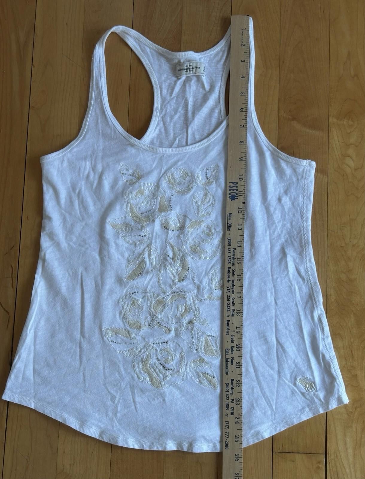 Abercrombie & Fitch Abercrombie & Fitch sz M Y2K White Embroidered Beaded Tank Size S / US 4 / IT 40 - 8 Thumbnail