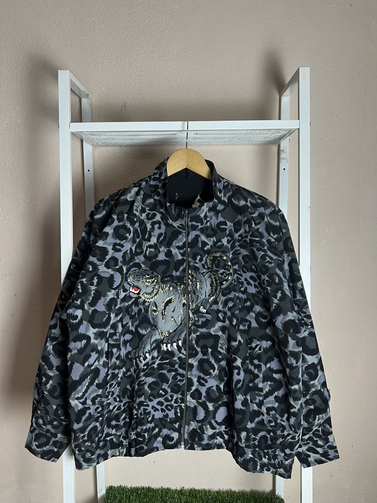 Japanese Brand Japanese Brand Leopard Embroidery Light Jacket Size L / US 10 / IT 46 - 1 Thumbnail