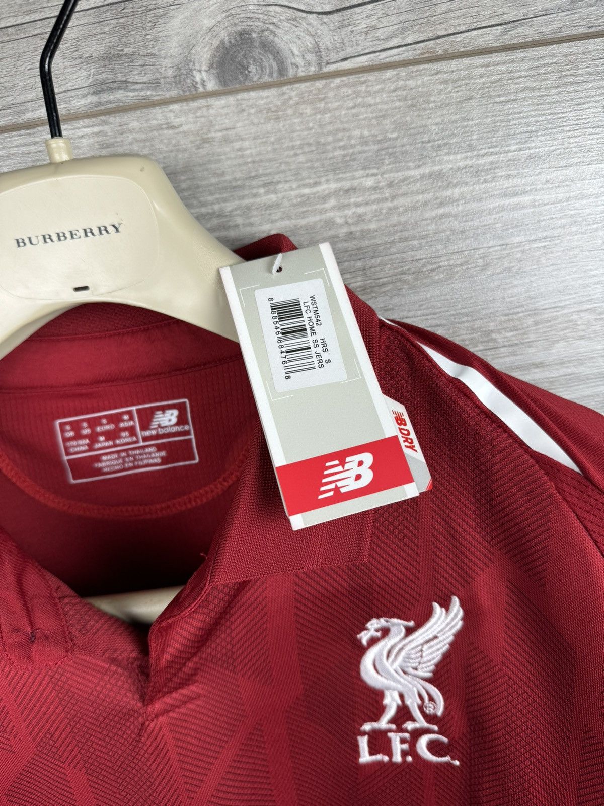 New Balance New Balance Liverpool 2018/19 Home Horley 21 Football Size US S / EU 44-46 / 1 - 11 Thumbnail