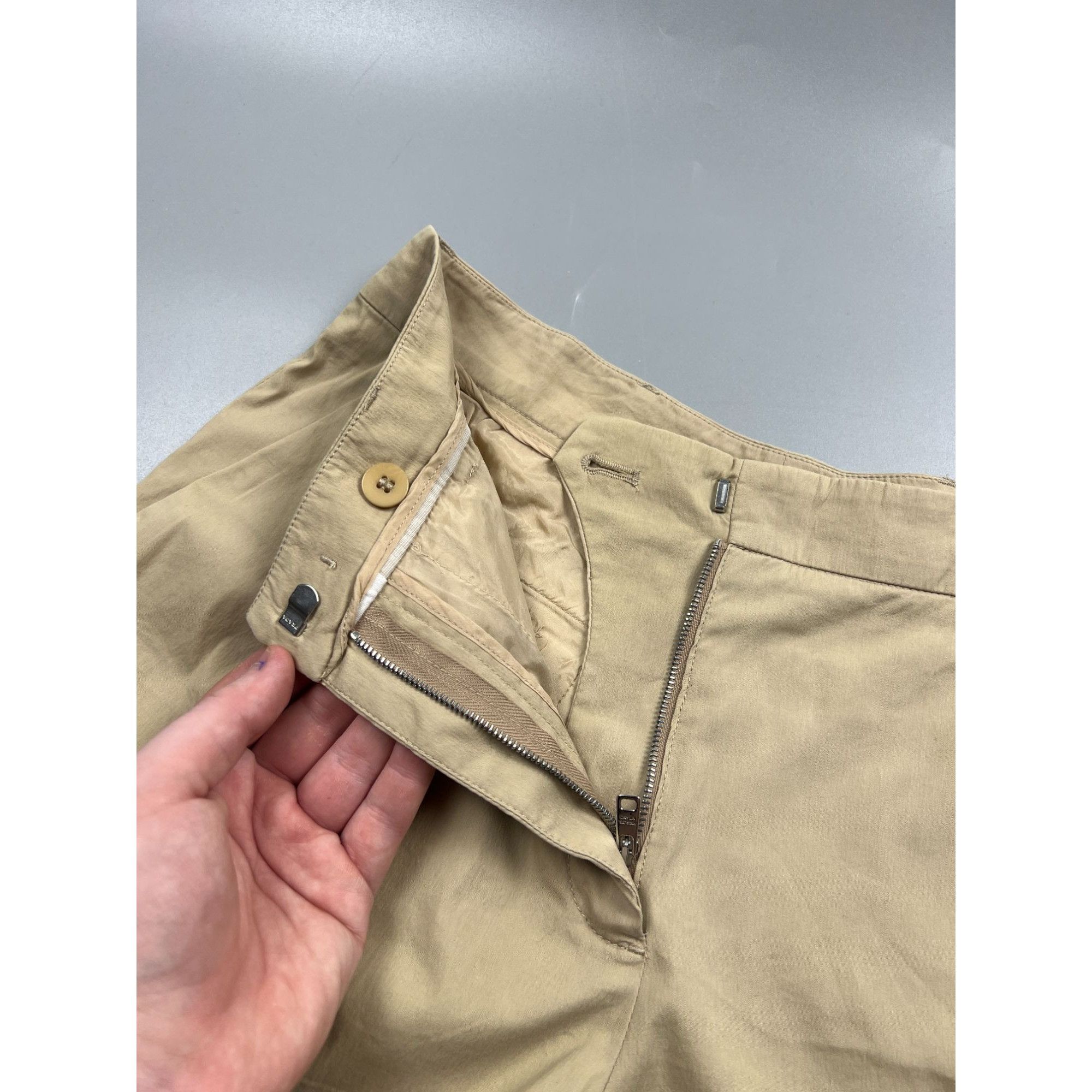 Prada Prada Flared Chino Shorts (Y0832) Size 26" / US 2 / IT 38 - 3 Thumbnail