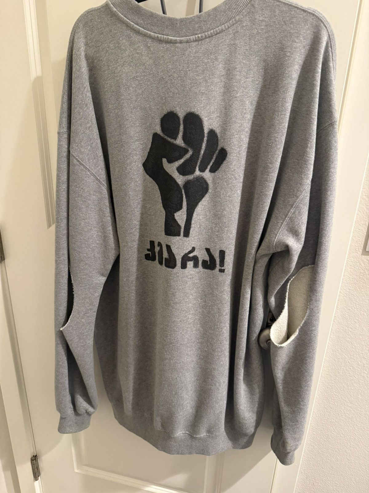 Vetements vetements 2019 fist sweater Size US M / EU 48-50 / 2 - 2 Thumbnail