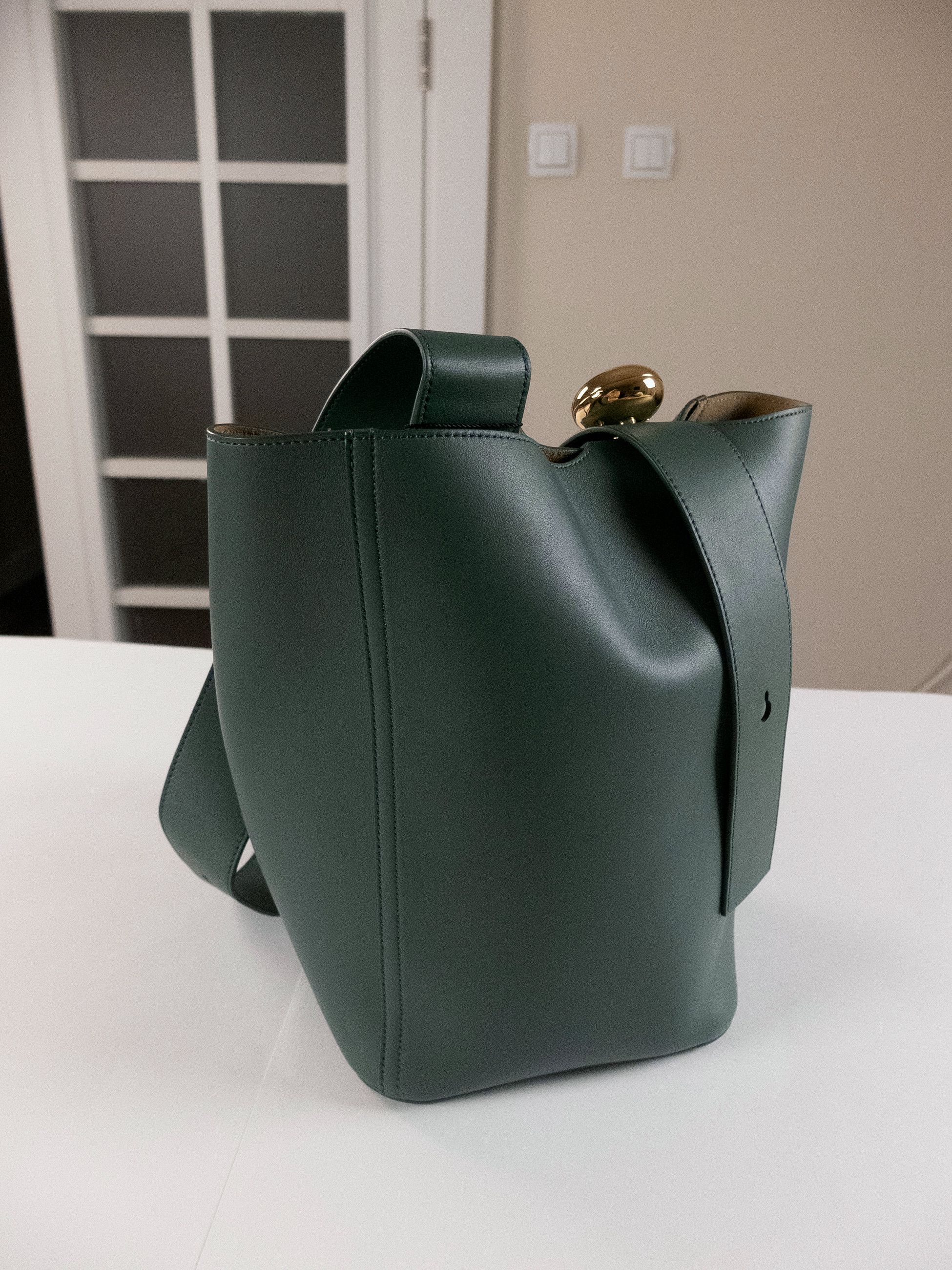 Loewe LOEWE medium Pebble dark green leather bucket shoulder bag Size ONE SIZE - 7 Thumbnail