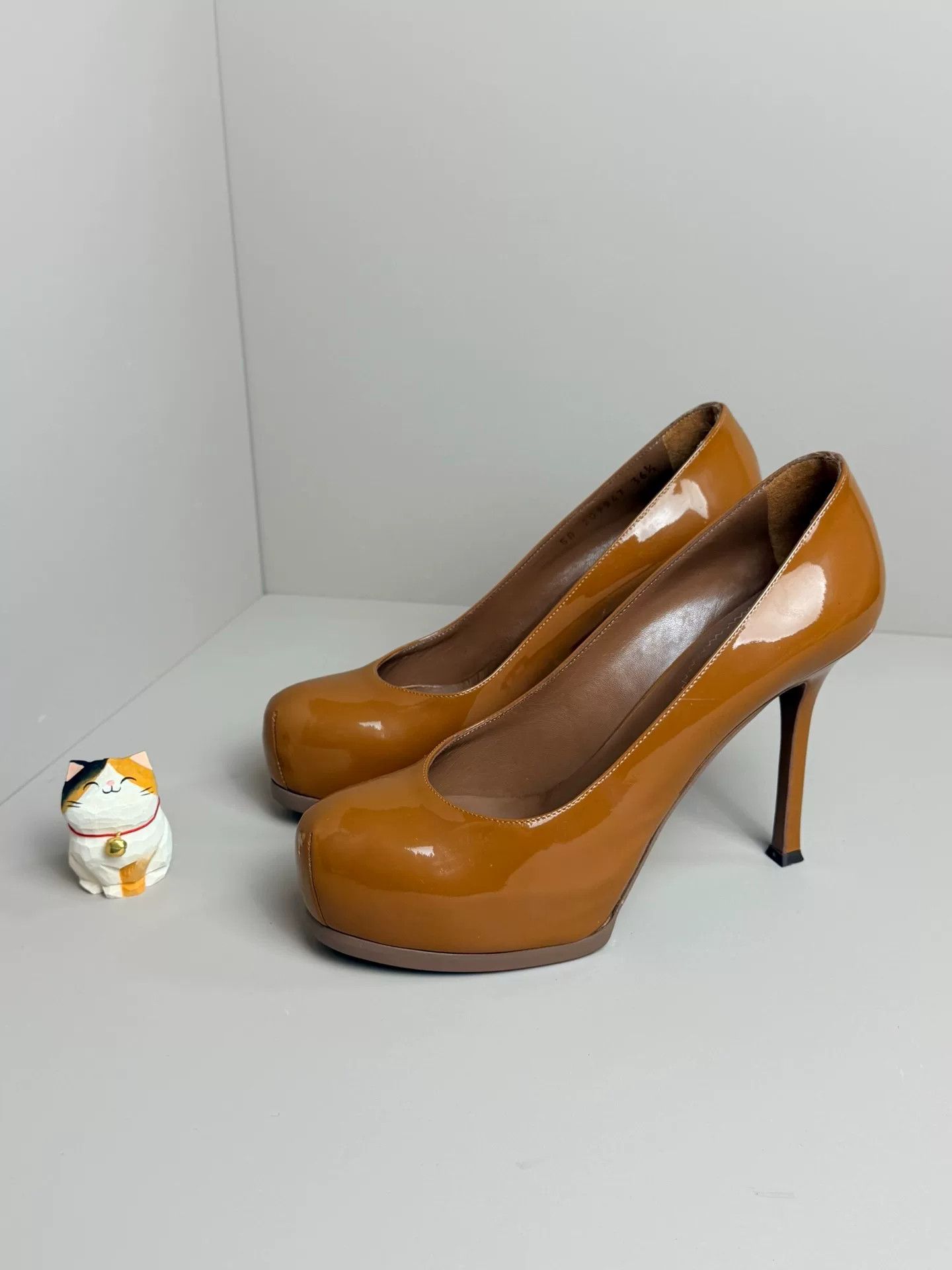 Saint Laurent Paris Saint Laurent Paris Patent Brown Lowtop Sneakers Women Size US 6.5 / IT 36.5 - 1 Thumbnail