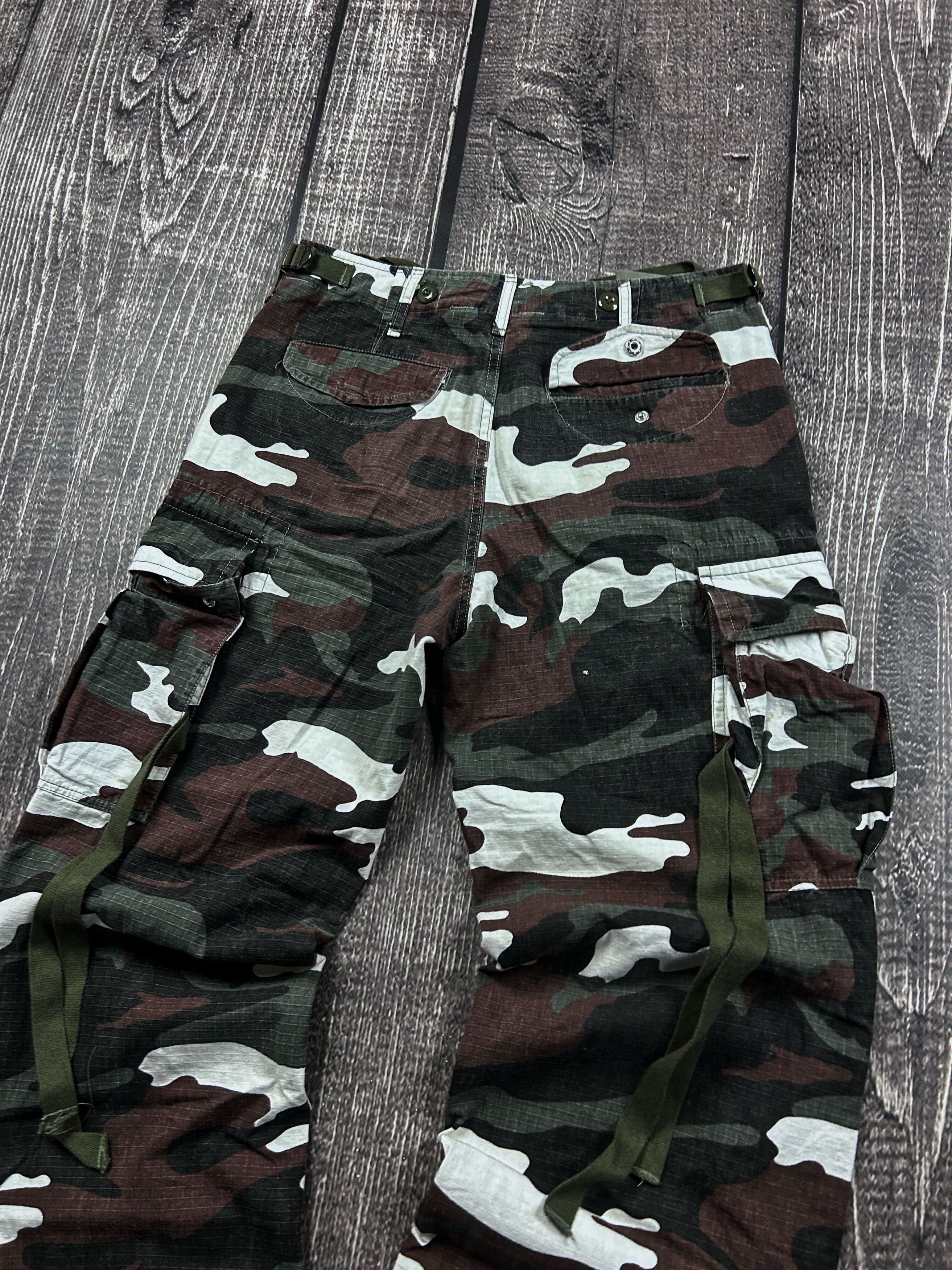 Japanese Brand VTG Camo Cargo Pants Military Style Y2K Baggy Multi Pocket Size US 30 / EU 46 - 3 Thumbnail