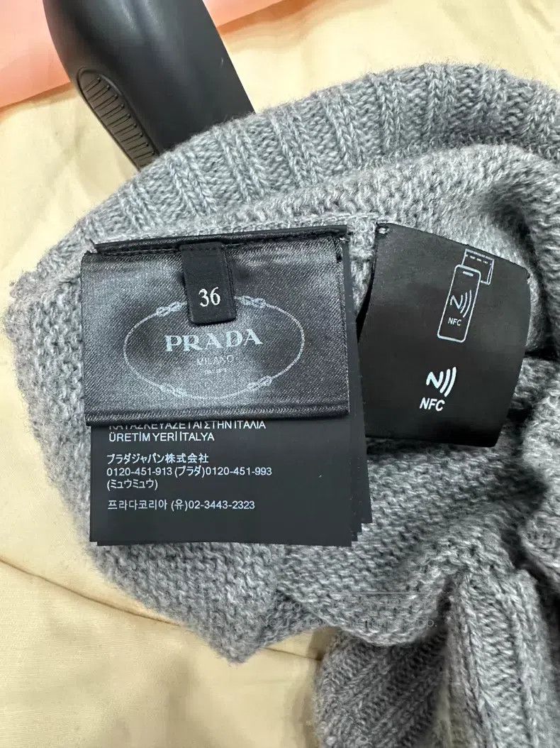 Prada Prada Gray cashmere blend long-sleeved pullover sweater Size XXS / US 00 / IT 34 - 5 Thumbnail