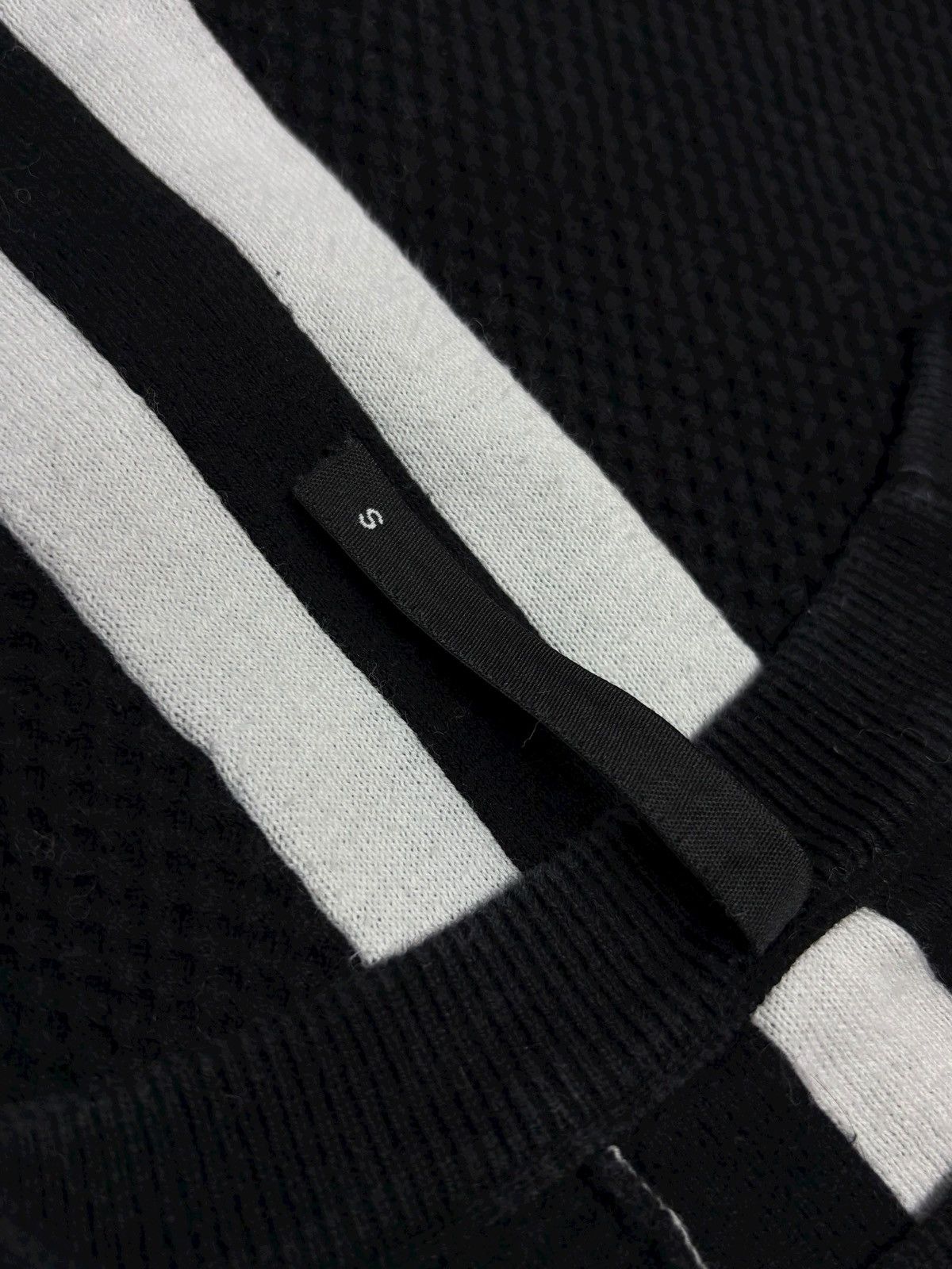 Black Barrett Black Barrett by Neil Barrett Pattern Netting Design Sweater Size US S / EU 44-46 / 1 - 15 Thumbnail