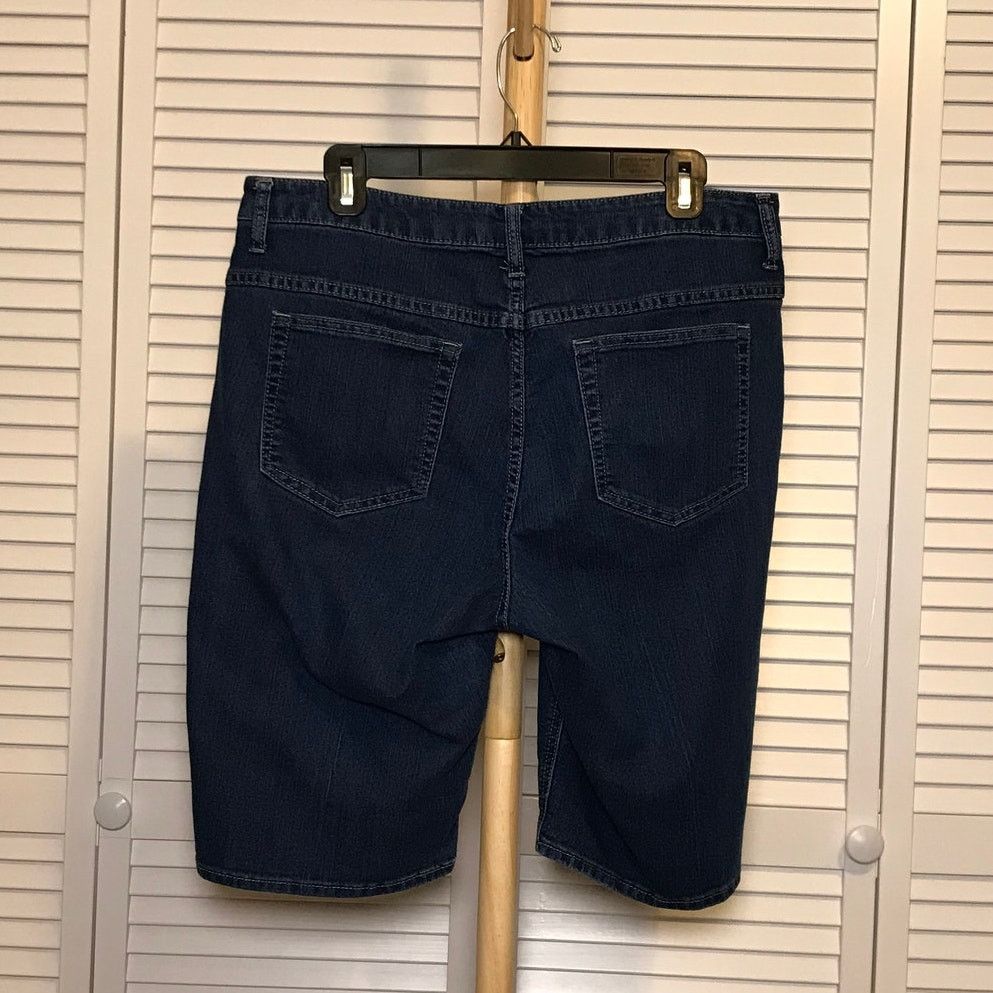 Lee Riders by Lee Blue Denim Mid-Rise Bermuda Jean Shorts14M Size 36" / US 14 / IT 50 - 2 Thumbnail