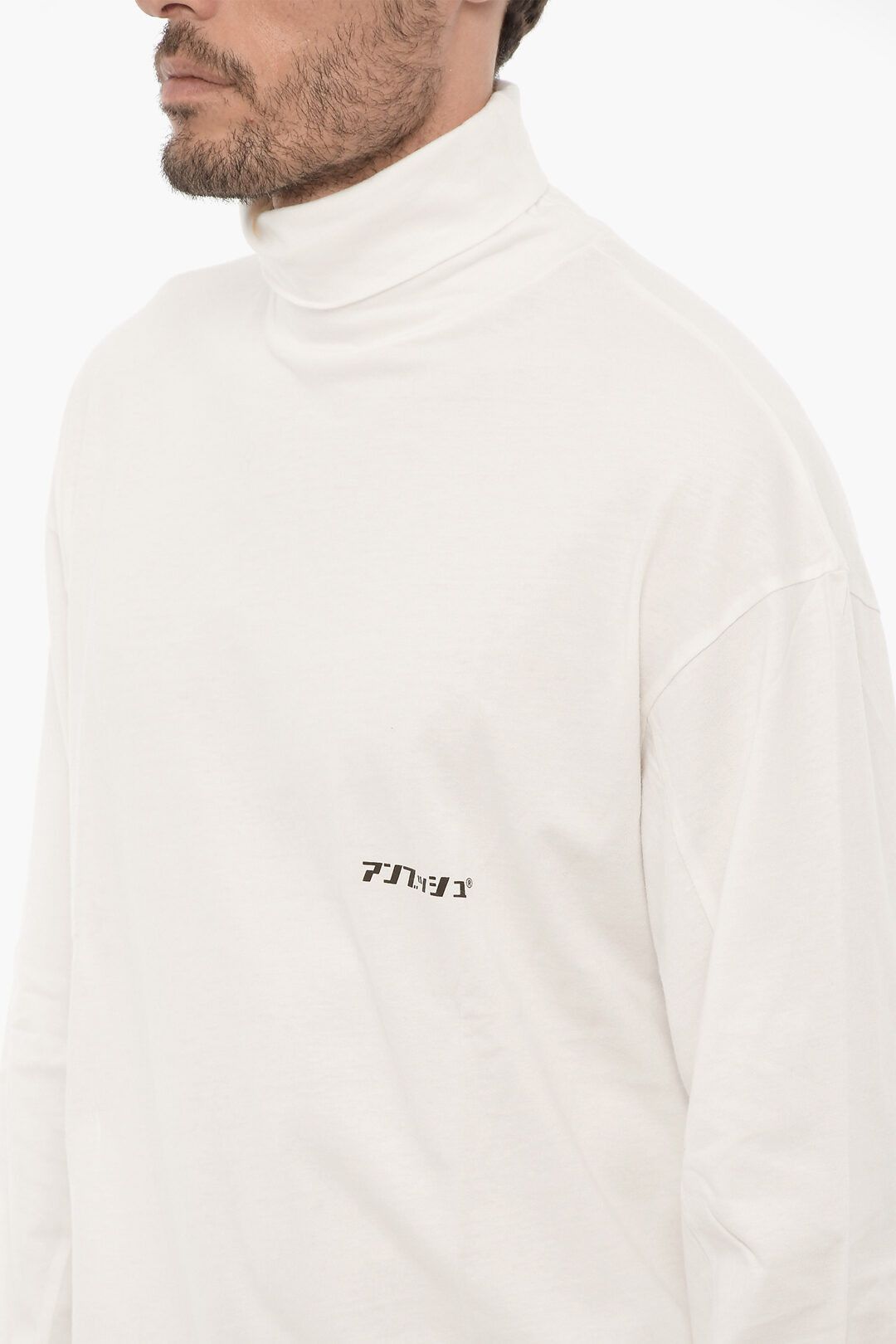 og1mm0925 Long Sleeved Turtleneck T-Shirt in White