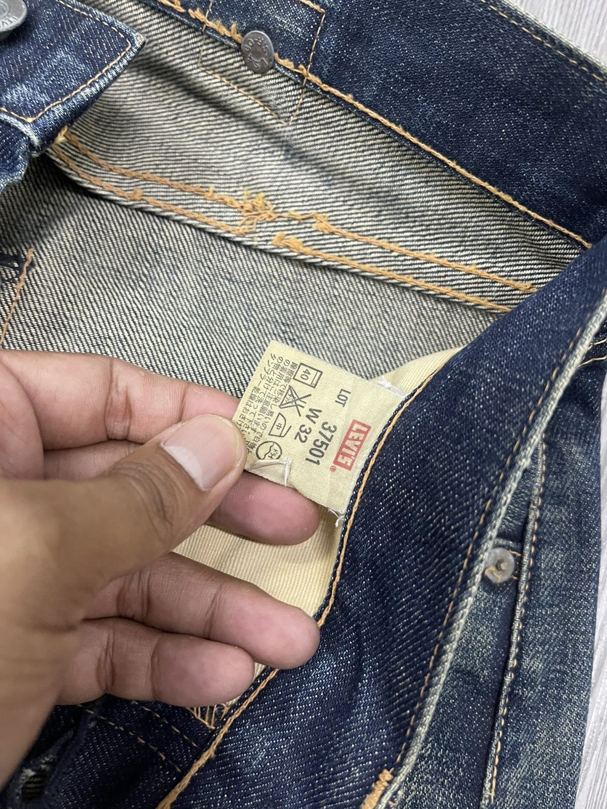 Levi's Vintage Clothing Levi’s 501xx Big E Buckle Back Selvedges distressed denim Size US 29 - 6 Thumbnail