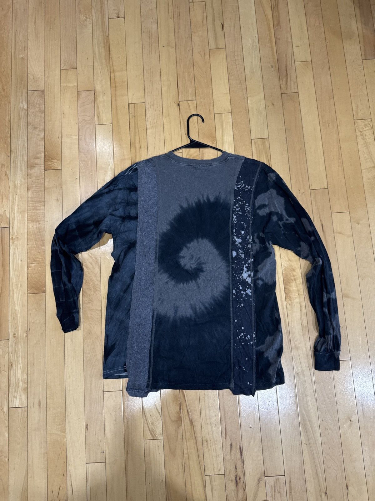 Needles Needles 7 Layer cut L/S Size US L / EU 52-54 / 3 - 2 Thumbnail