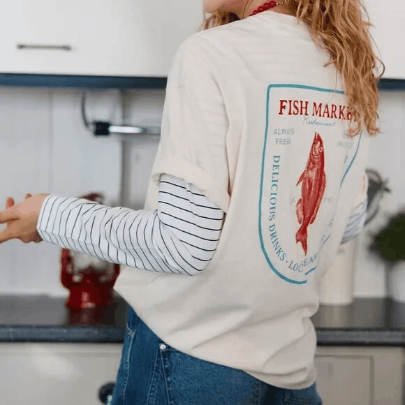 Simons Fresh & Local Fish Market 100% Cotton Oversized Tee Size XL / US 12-14 / IT 48-50 - 1 Thumbnail